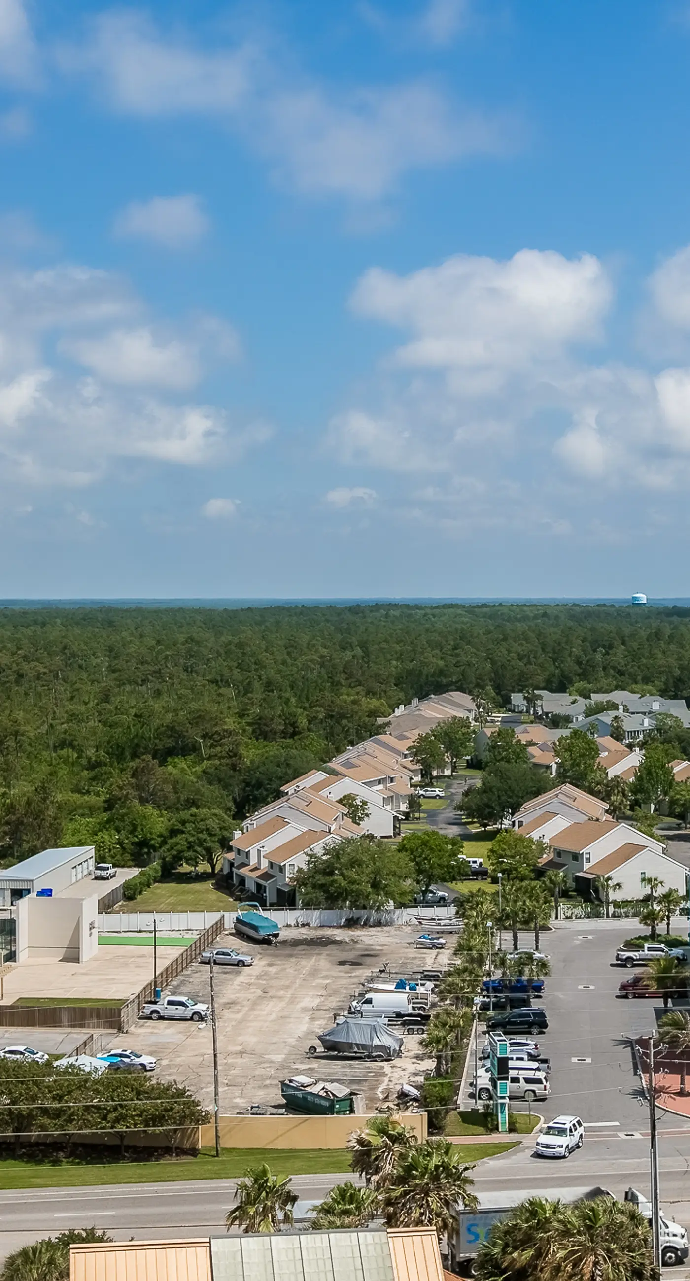 Gulf-front condo with balcony, hot tub & pools - snowbird-friendly