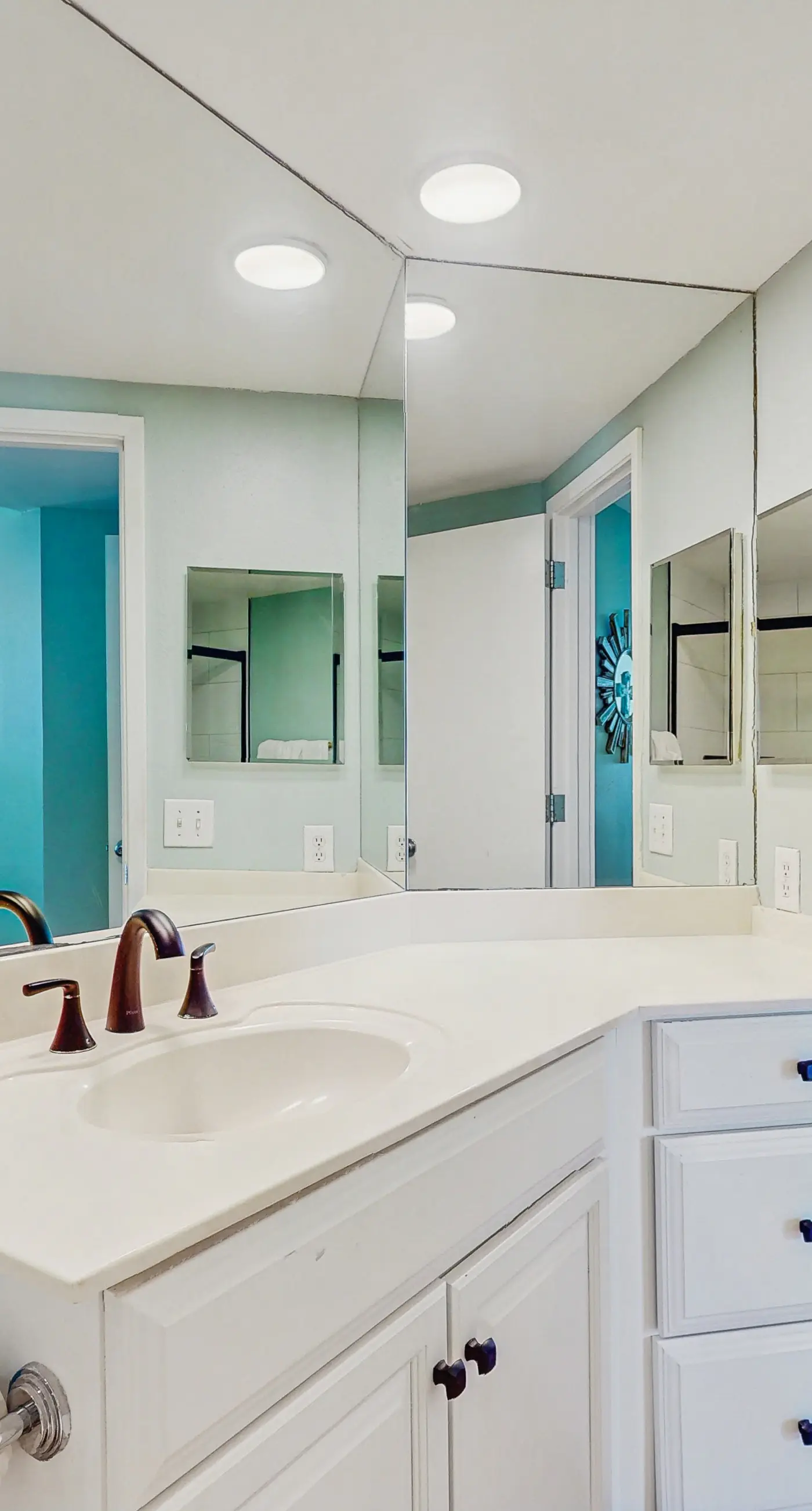 Gulf-front condo with easy beach access, gym, hot tub & pools