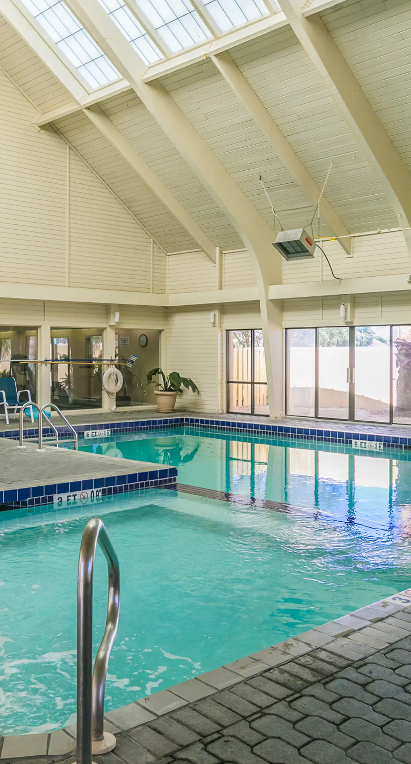 Gulf-front condo with easy beach access, gym, hot tub & pools