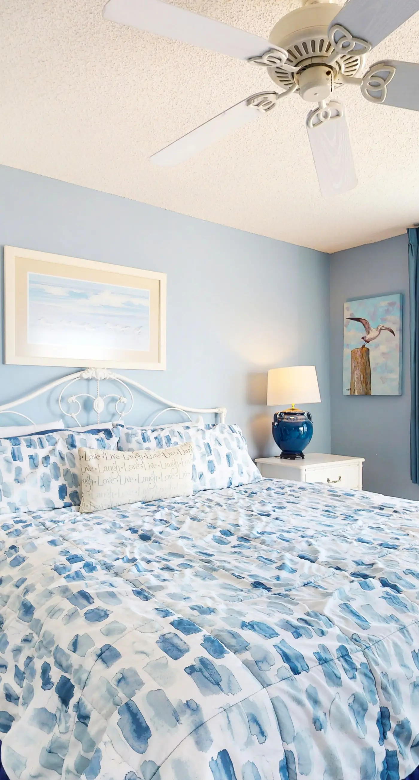 Beachfront condo w/ private, corner balcony, community pools, & a grilling area