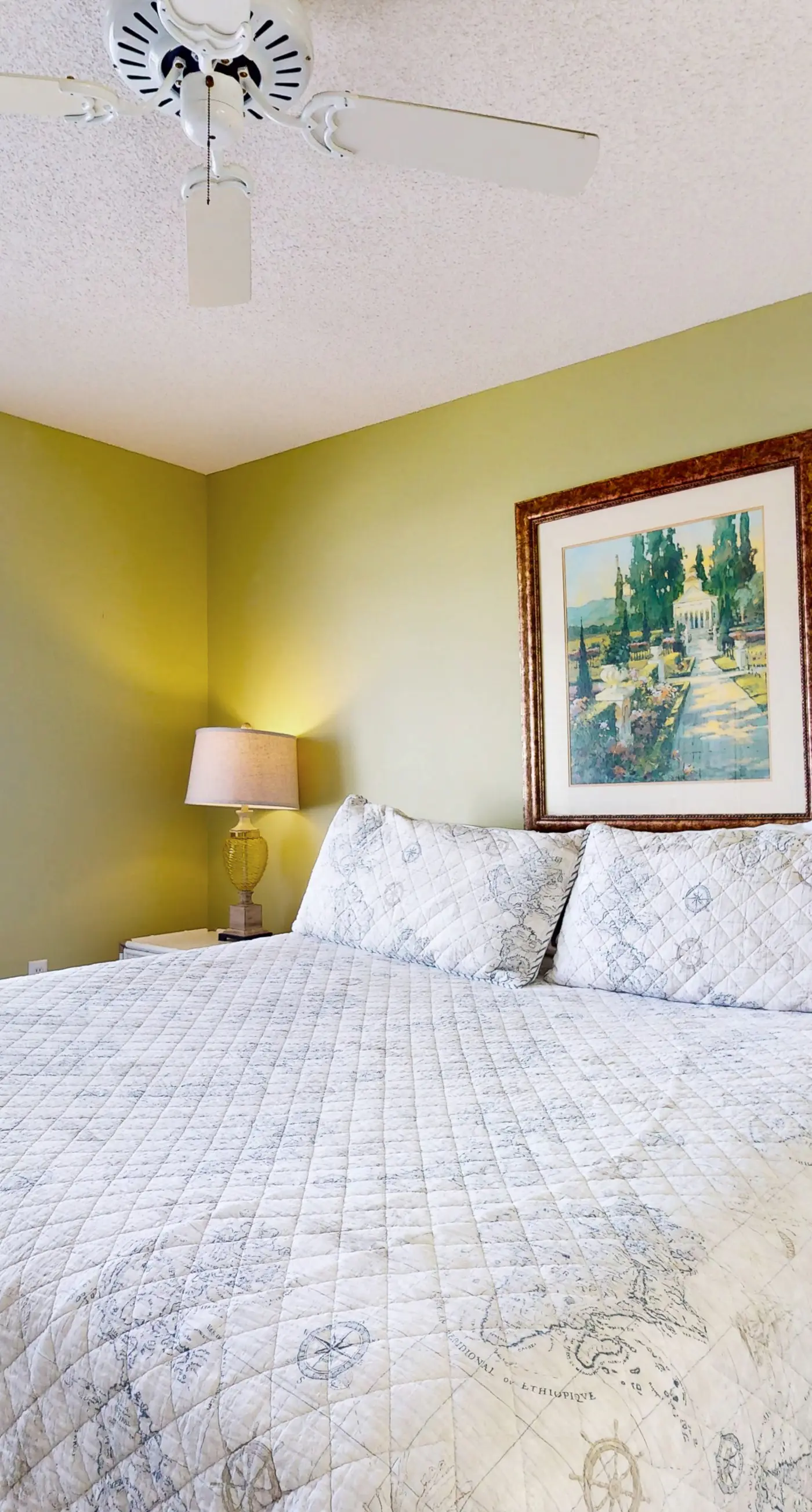 Beachfront condo w/ private, corner balcony, community pools, & a grilling area