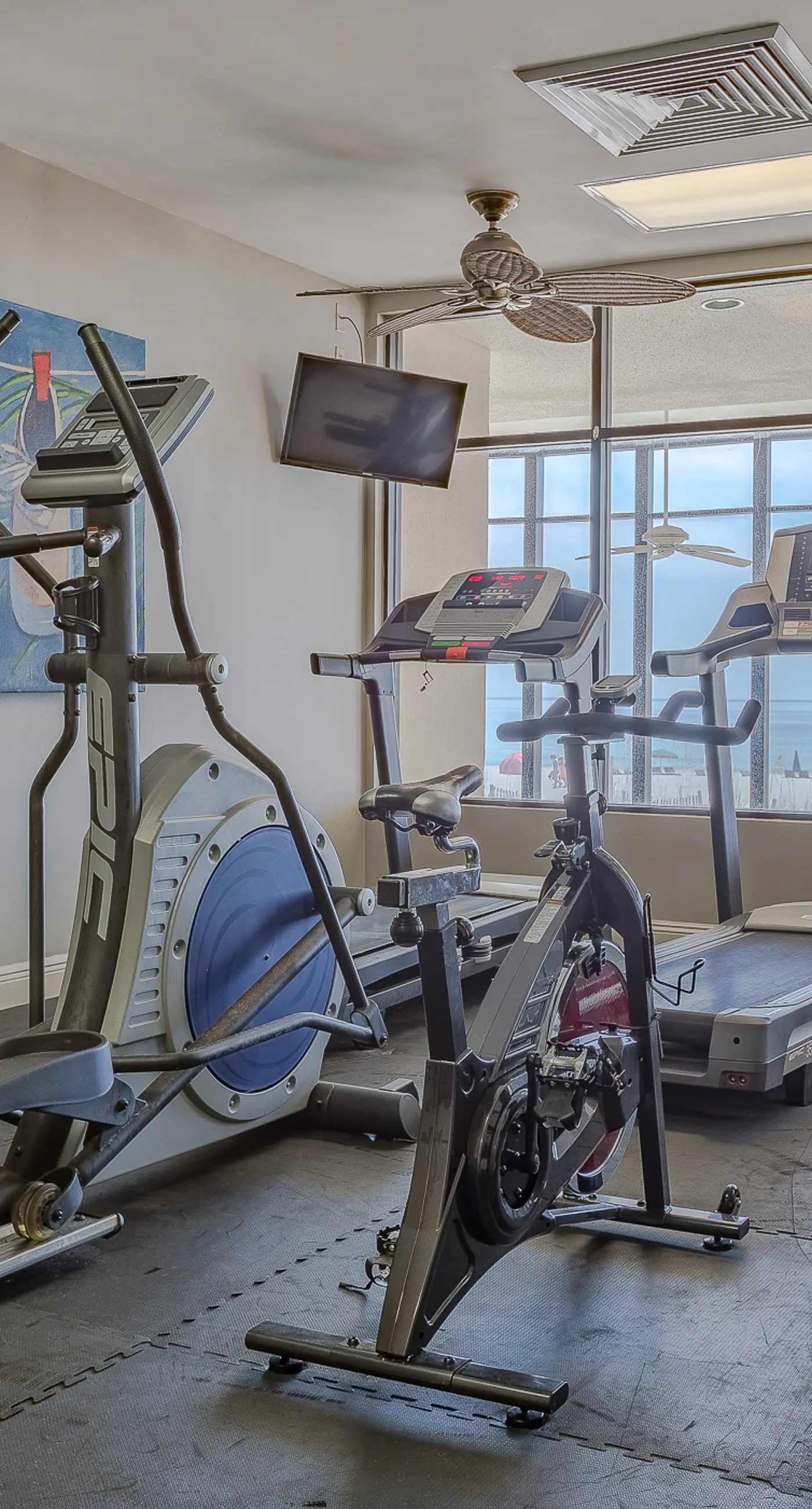 Beachfront condo w/ private, corner balcony, community pools, & a grilling area