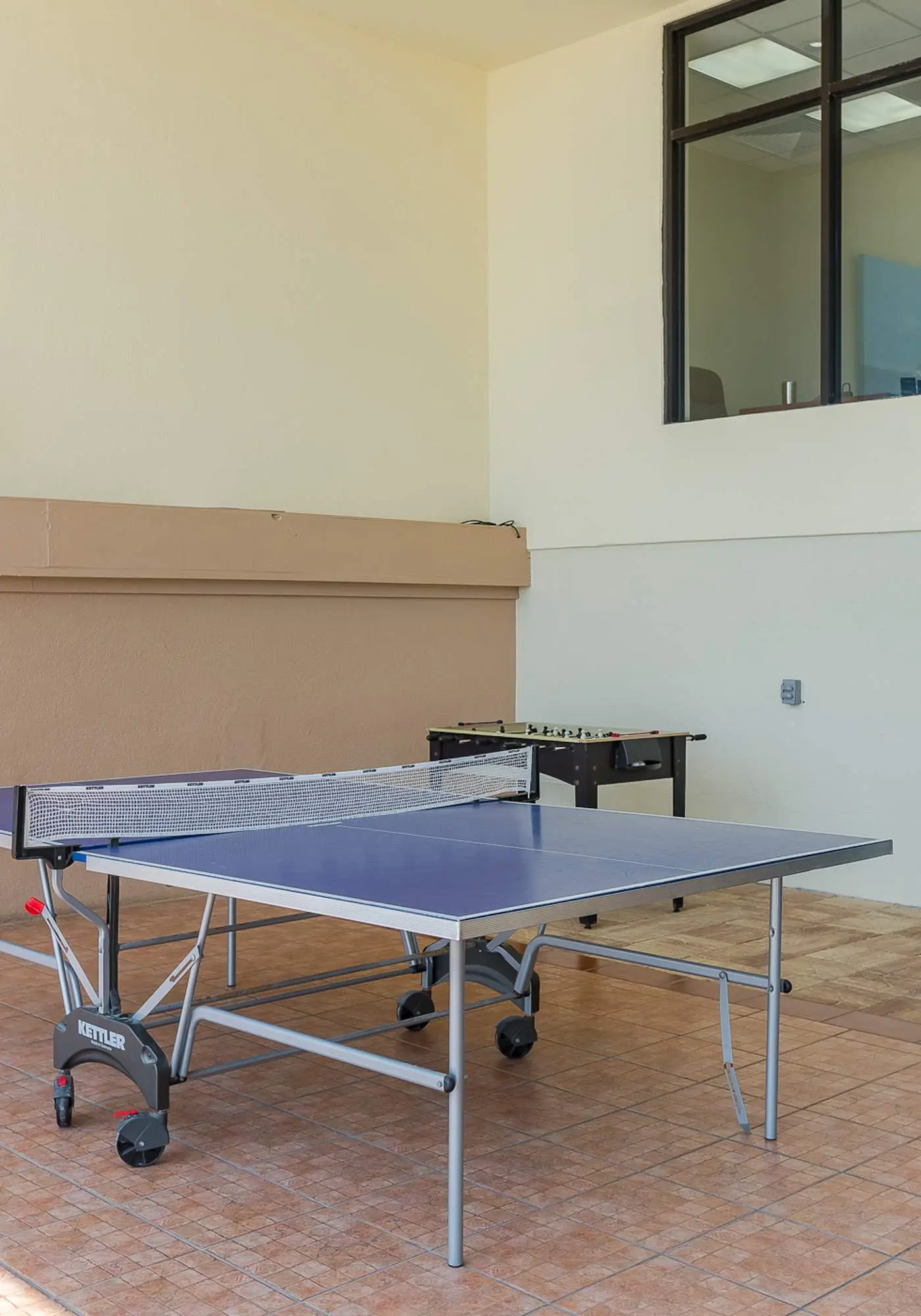 Beachfront condo w/ private, corner balcony, community pools, & a grilling area