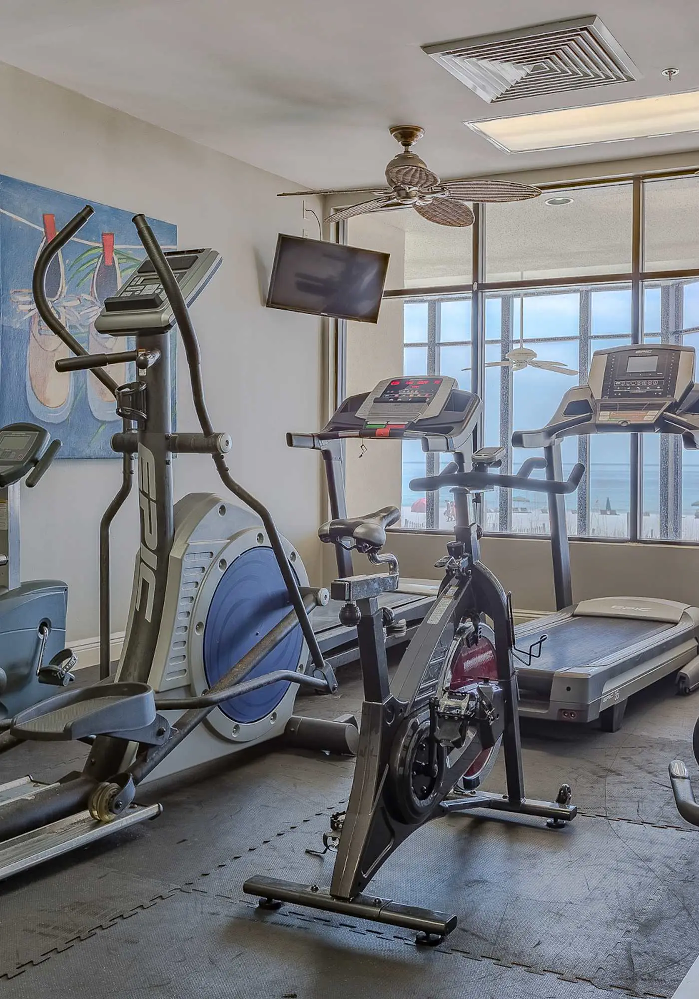 Beachfront condo w/ private, corner balcony, community pools, & a grilling area