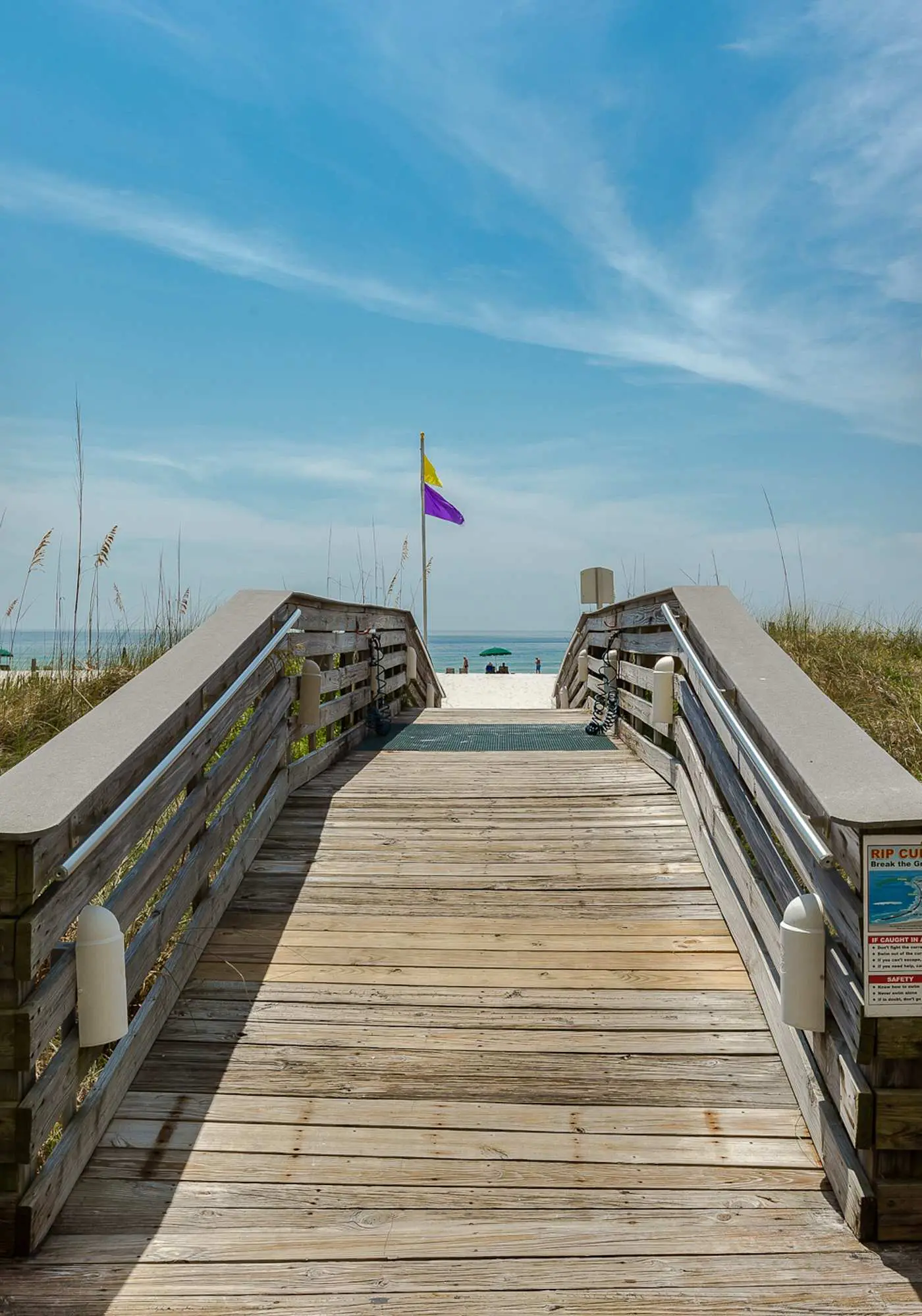 Beachfront condo w/ private, corner balcony, community pools, & a grilling area