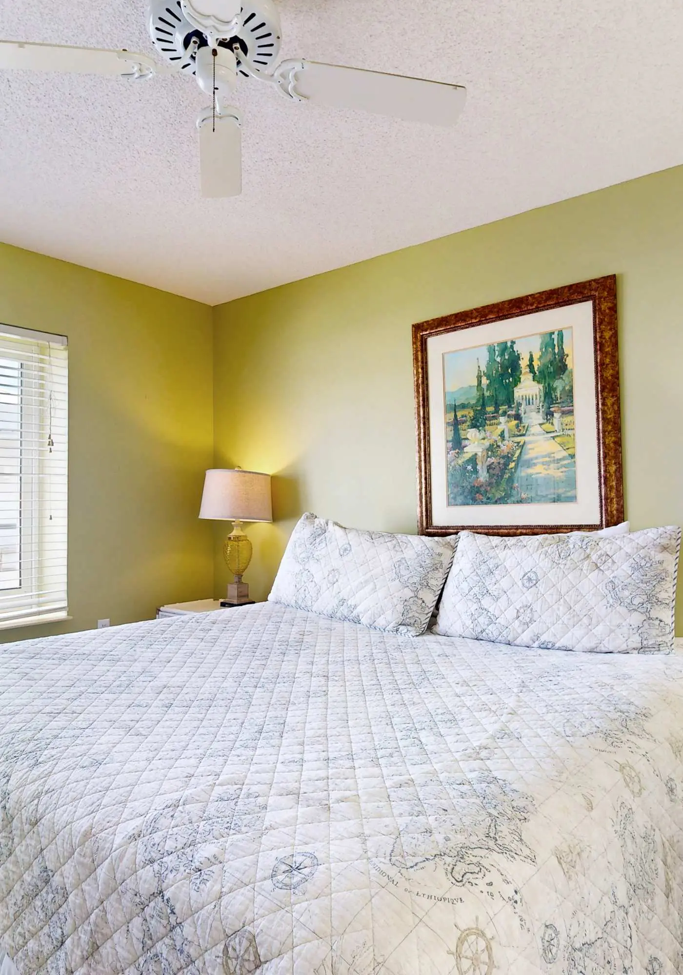 Beachfront condo w/ private, corner balcony, community pools, & a grilling area