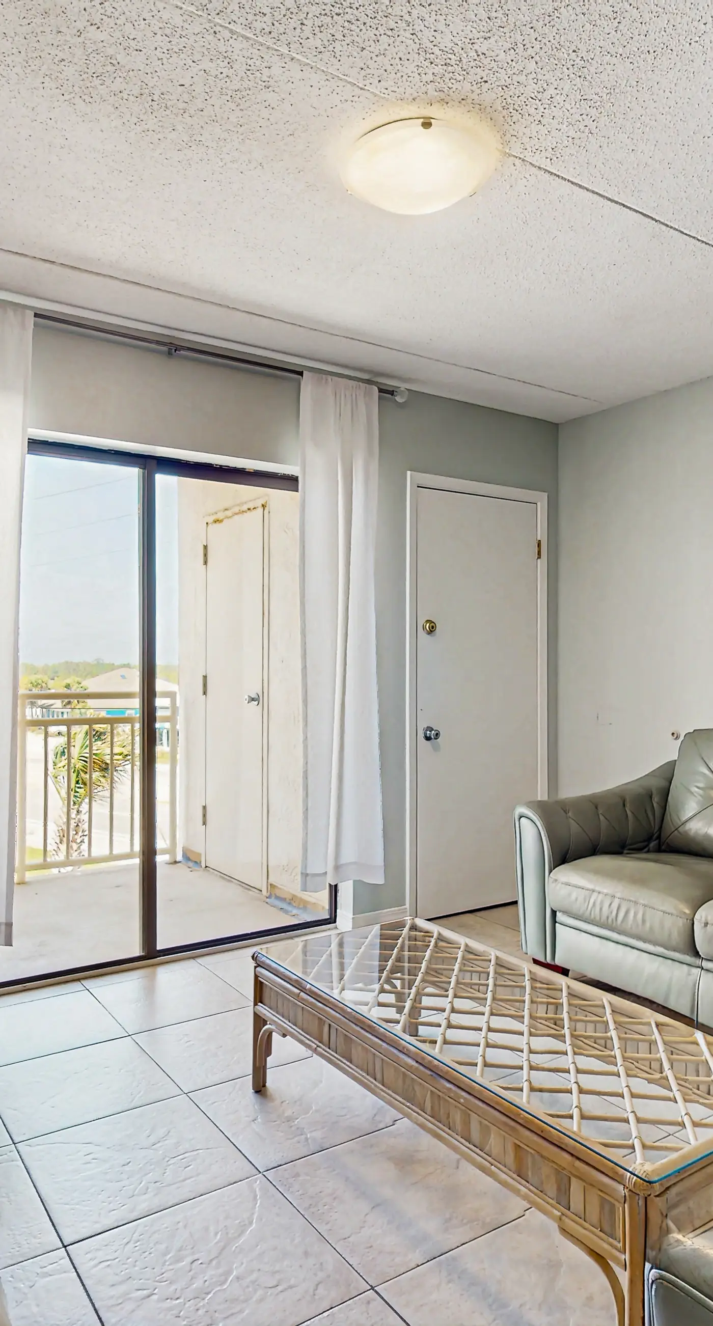 Family-friendly condo w/ a spacious living area, shared pools, & tennis courts