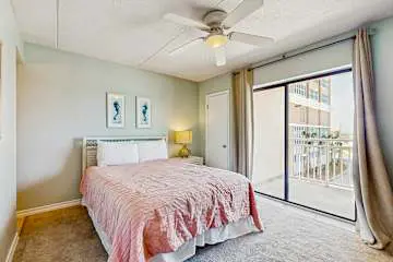 Family-friendly condo w/ a spacious living area, shared pools, & tennis courts