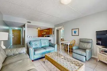 Family-friendly condo w/ a spacious living area, shared pools, & tennis courts