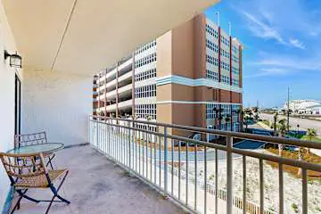 Family-friendly condo w/ a spacious living area, shared pools, & tennis courts