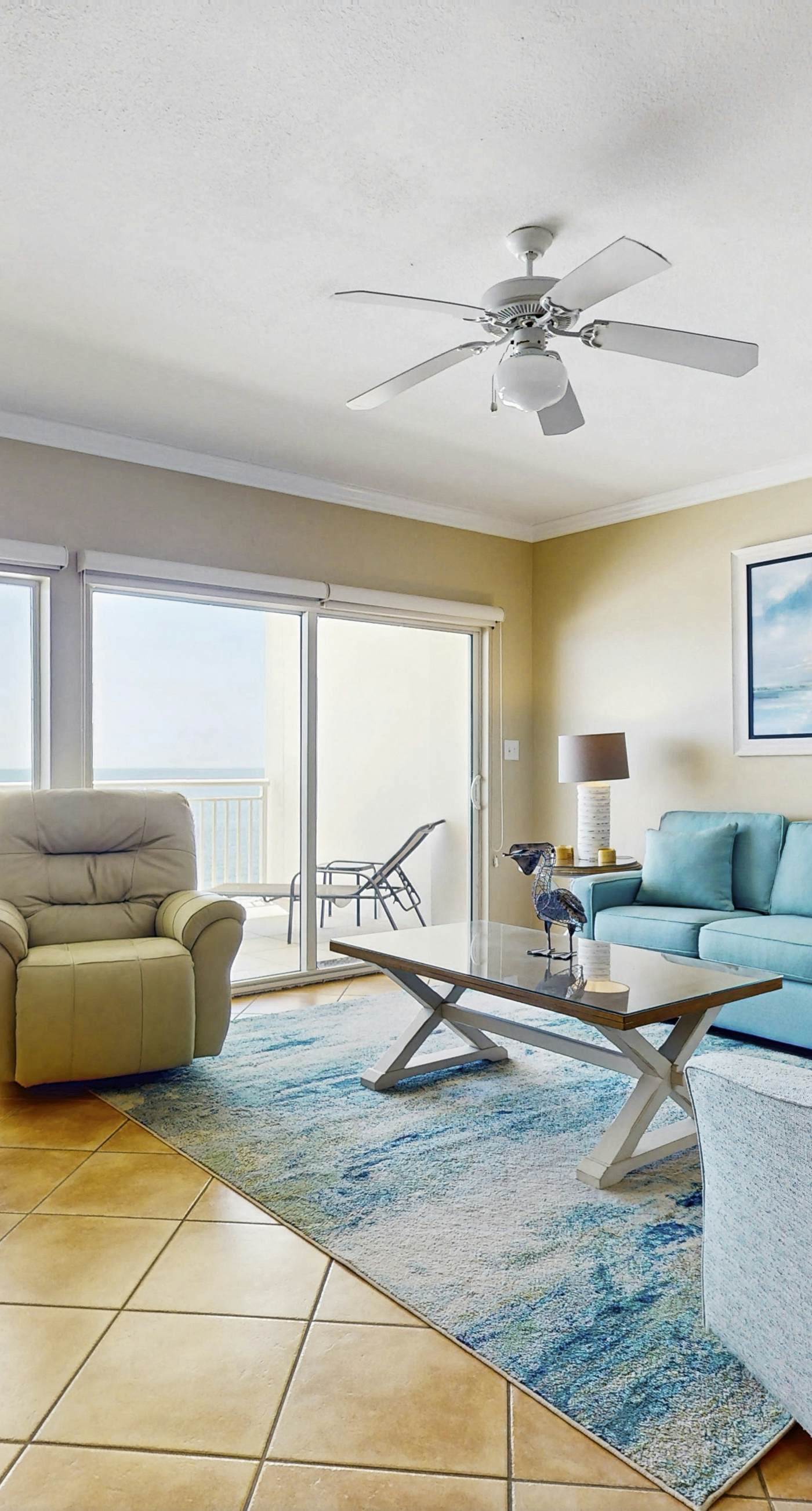 Spacious, Gulf-front condo w/ views & access to pools, sauna & gym