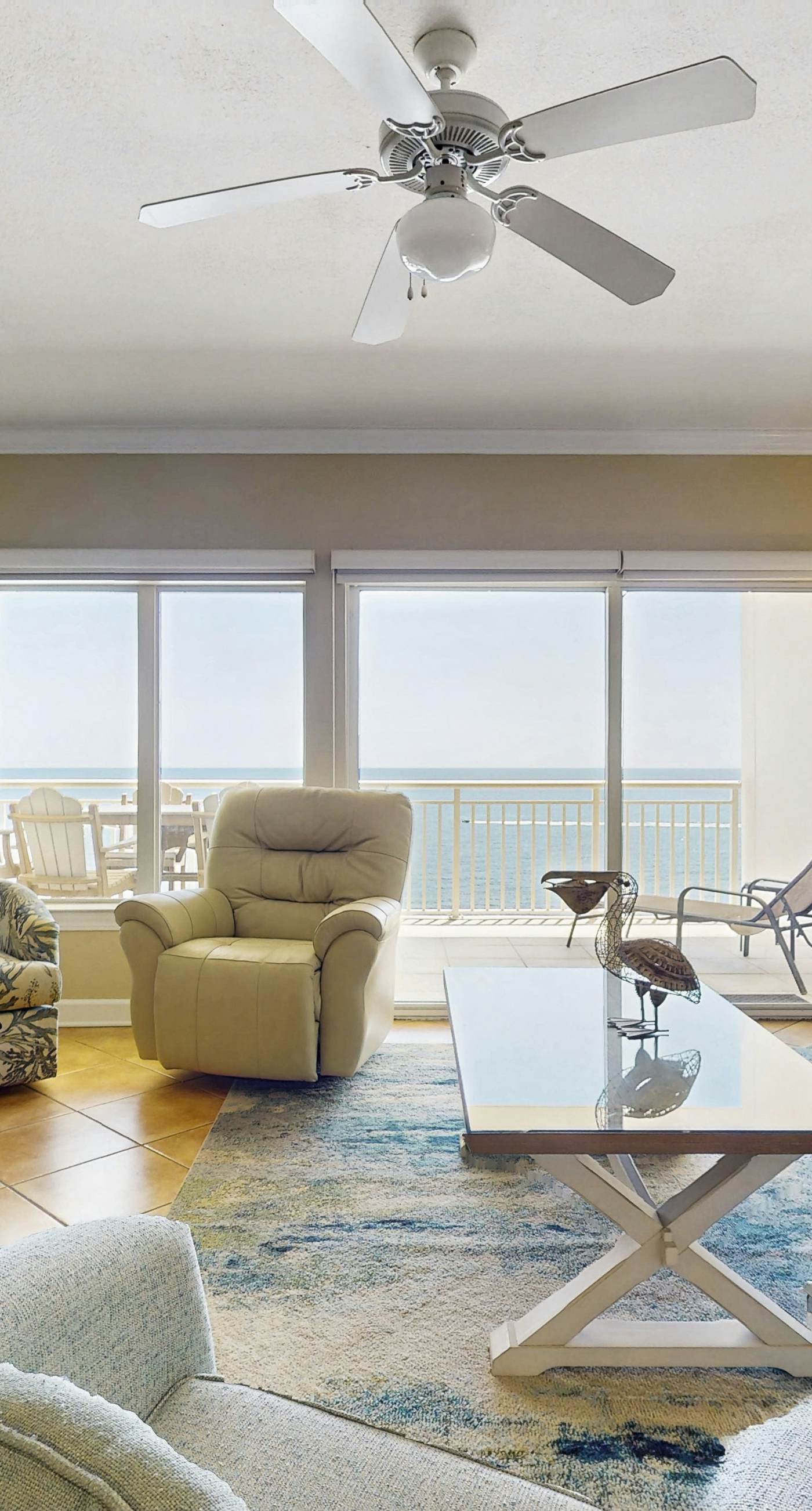Spacious, Gulf-front condo w/ views & access to pools, sauna & gym