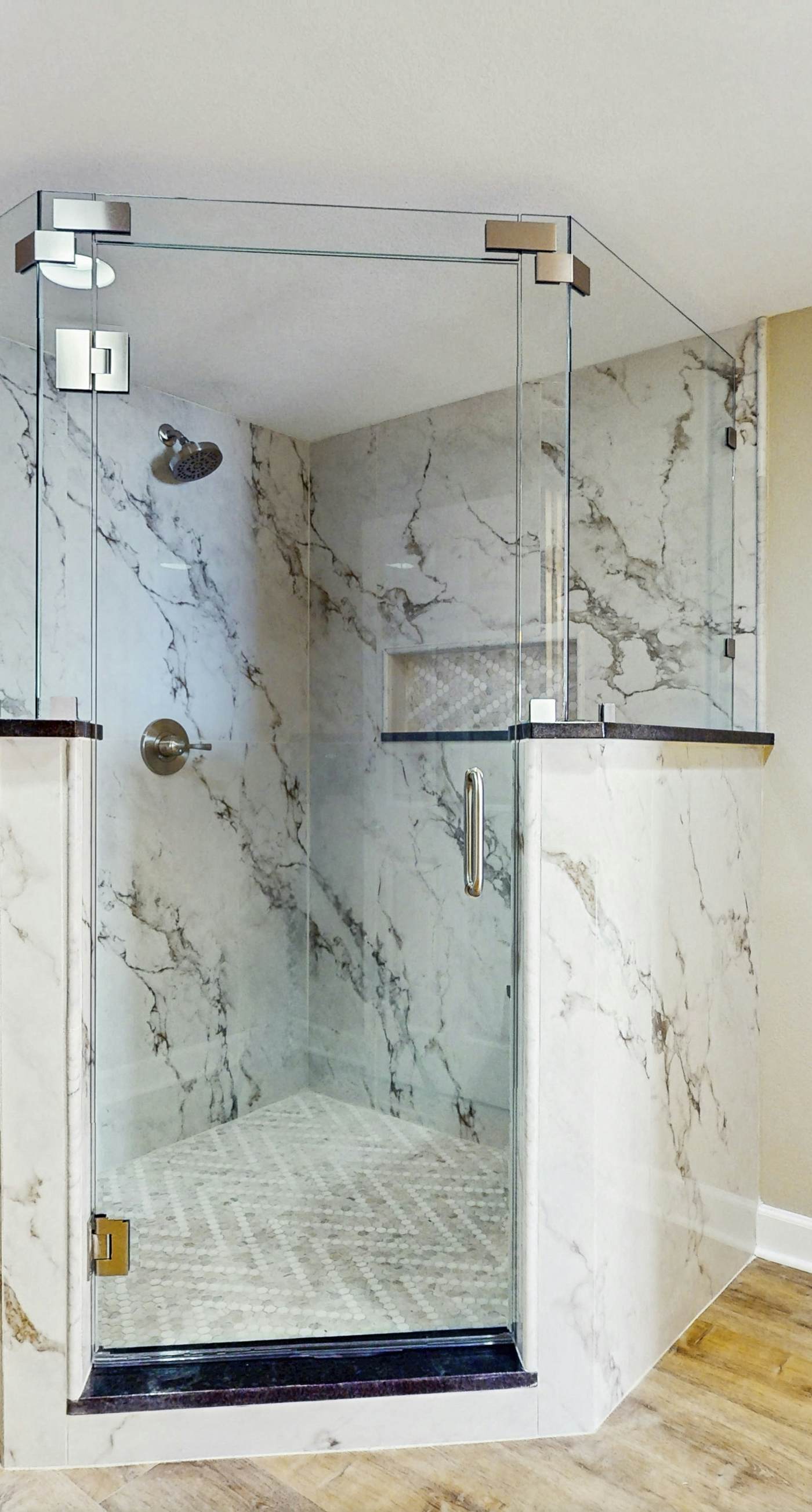 Spacious, Gulf-front condo w/ views & access to pools, sauna & gym