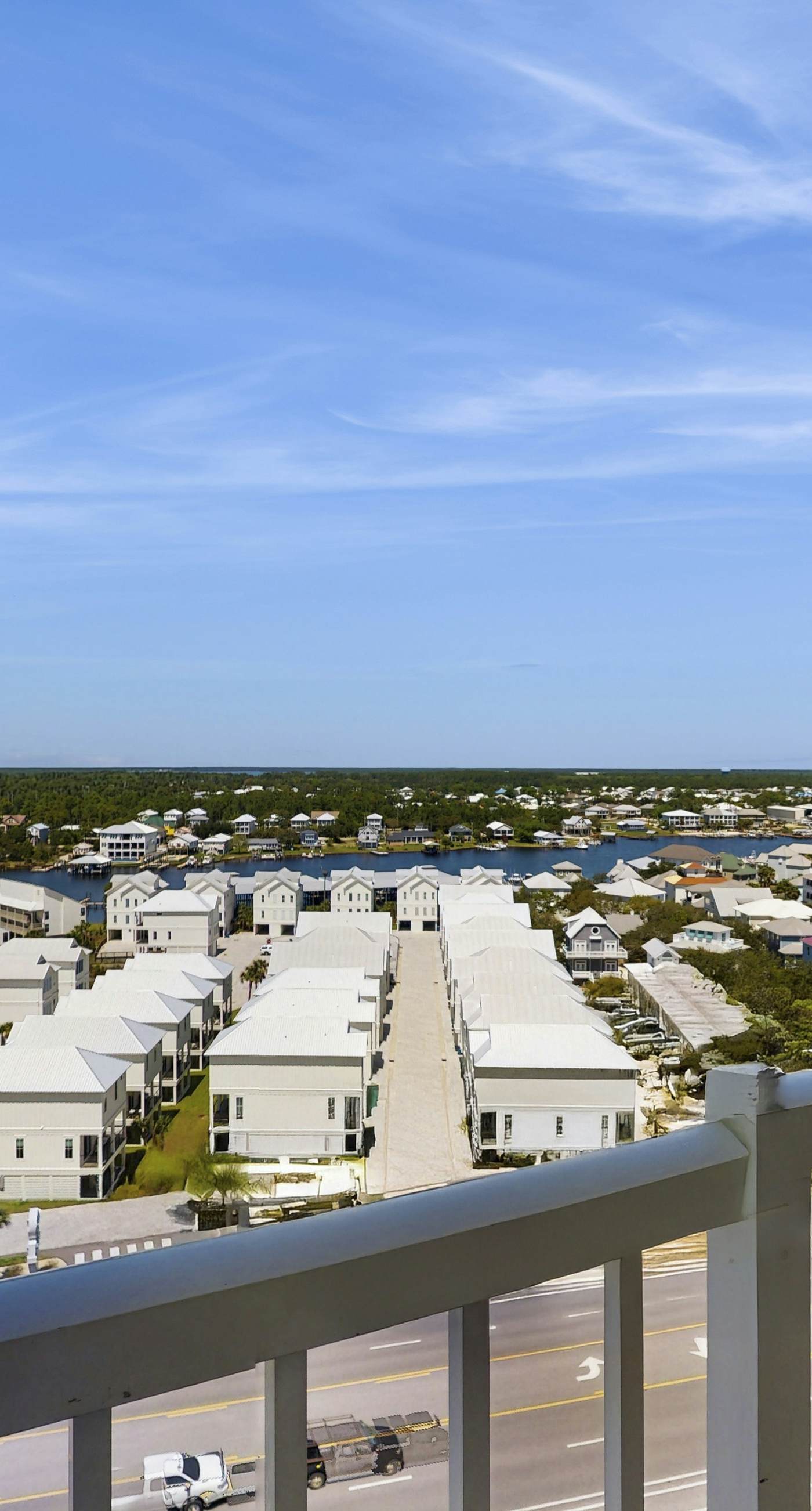 Spacious, Gulf-front condo w/ views & access to pools, sauna & gym