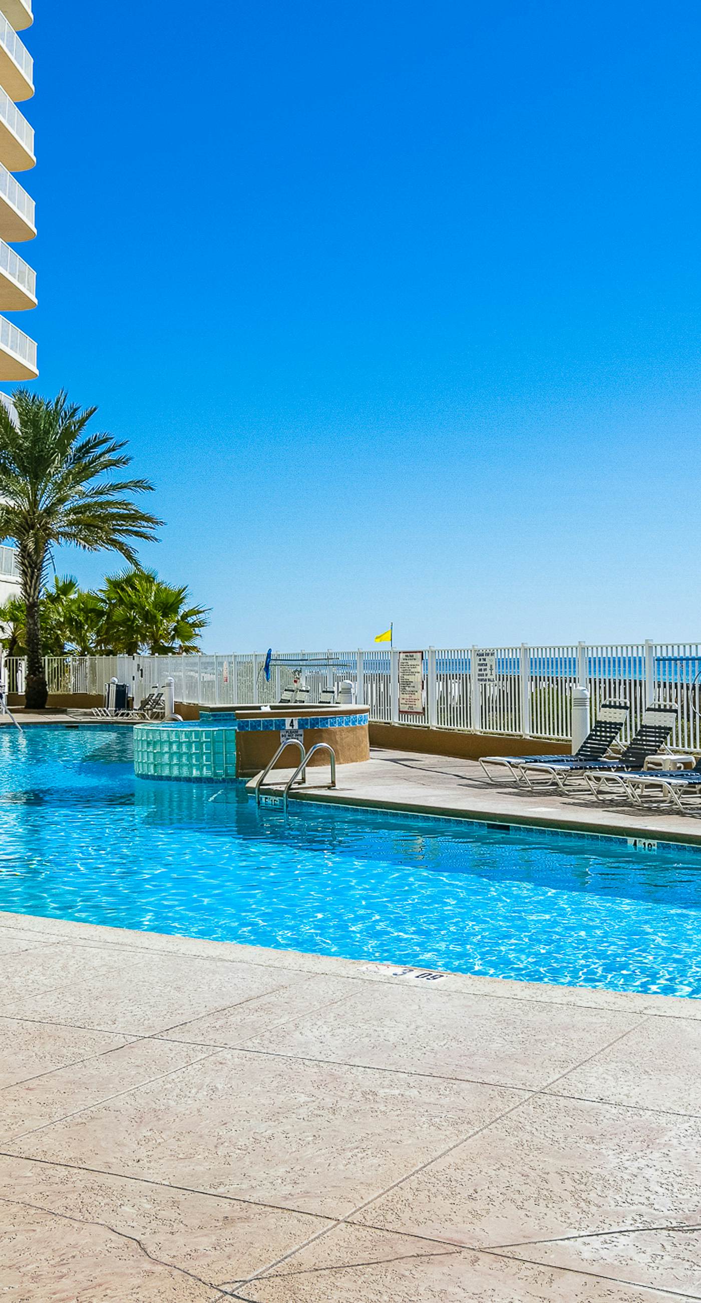 Spacious, Gulf-front condo w/ views & access to pools, sauna & gym