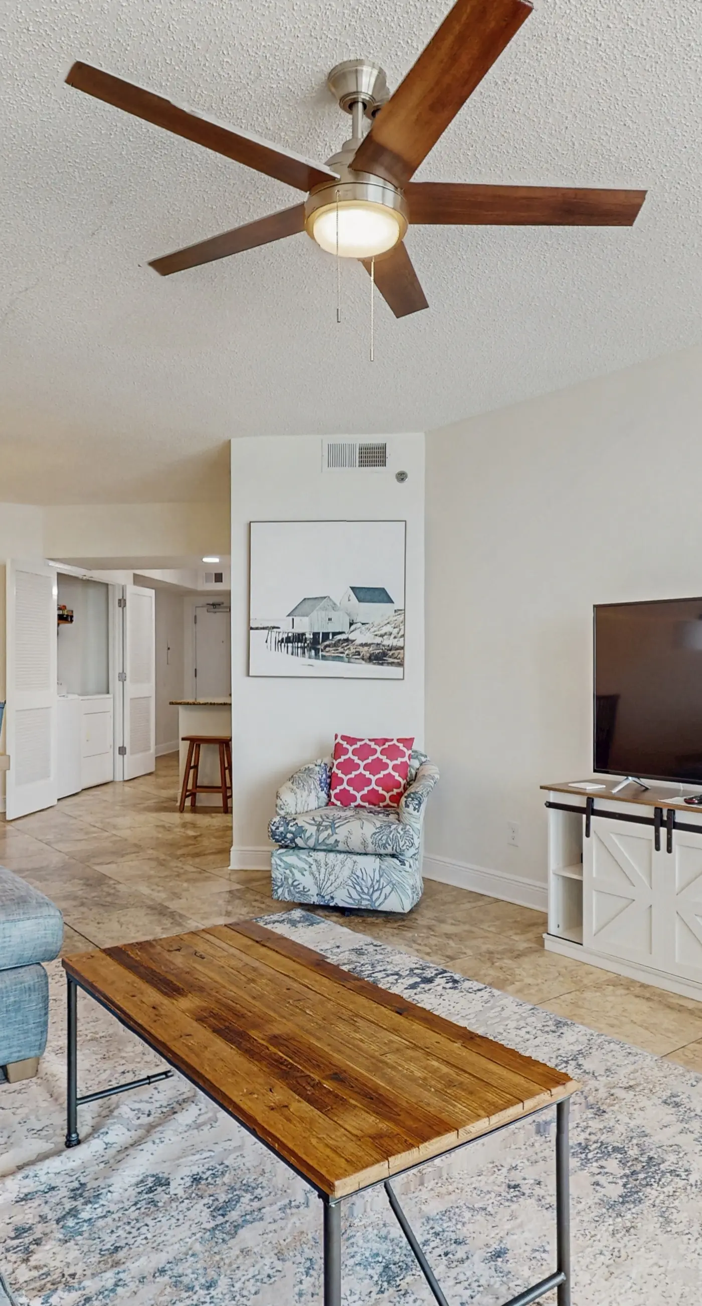 Gorgeous beachfront condo with open layout, pools, tennis, & gym