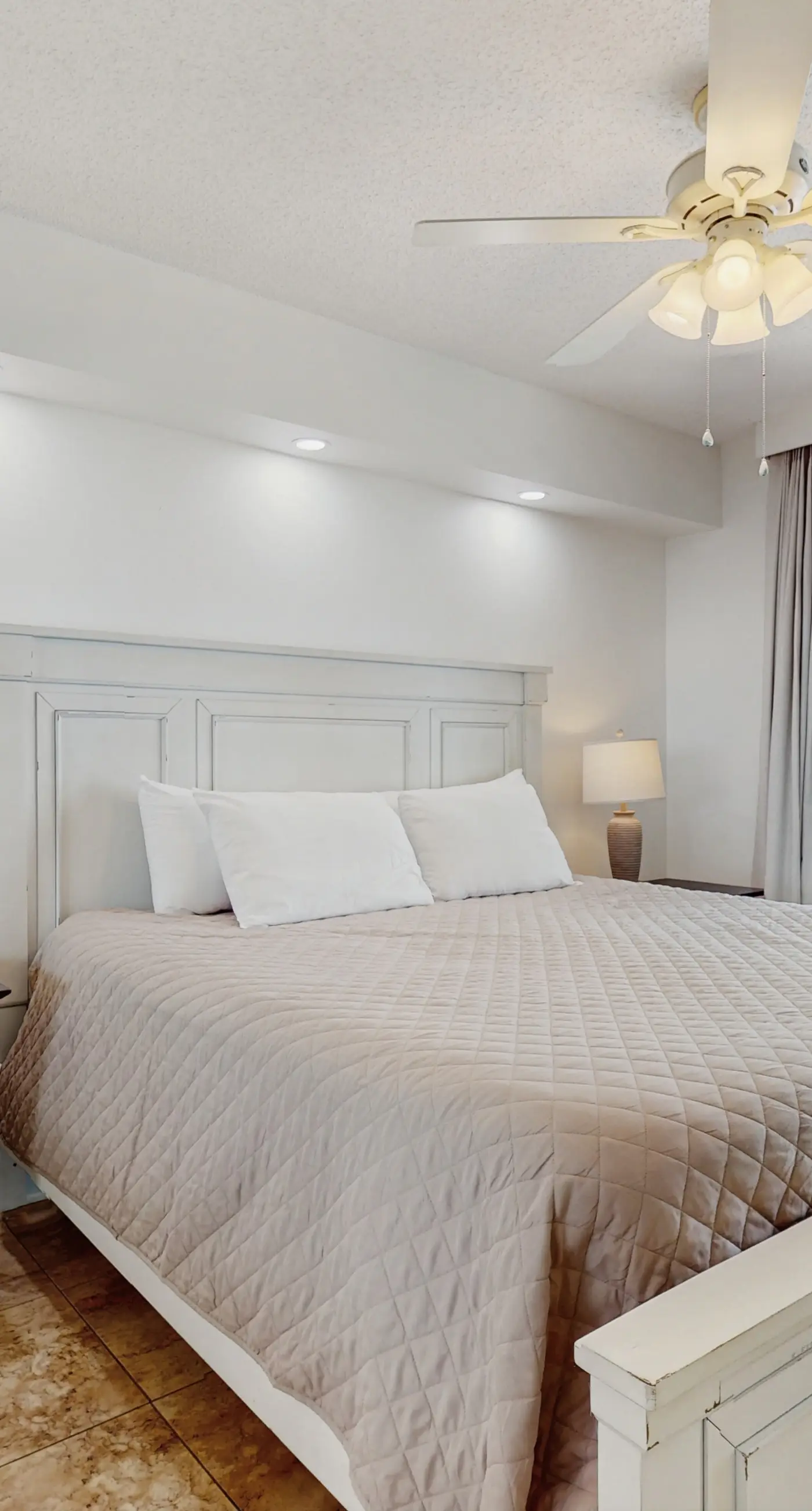 Gorgeous beachfront condo with open layout, pools, tennis, & gym