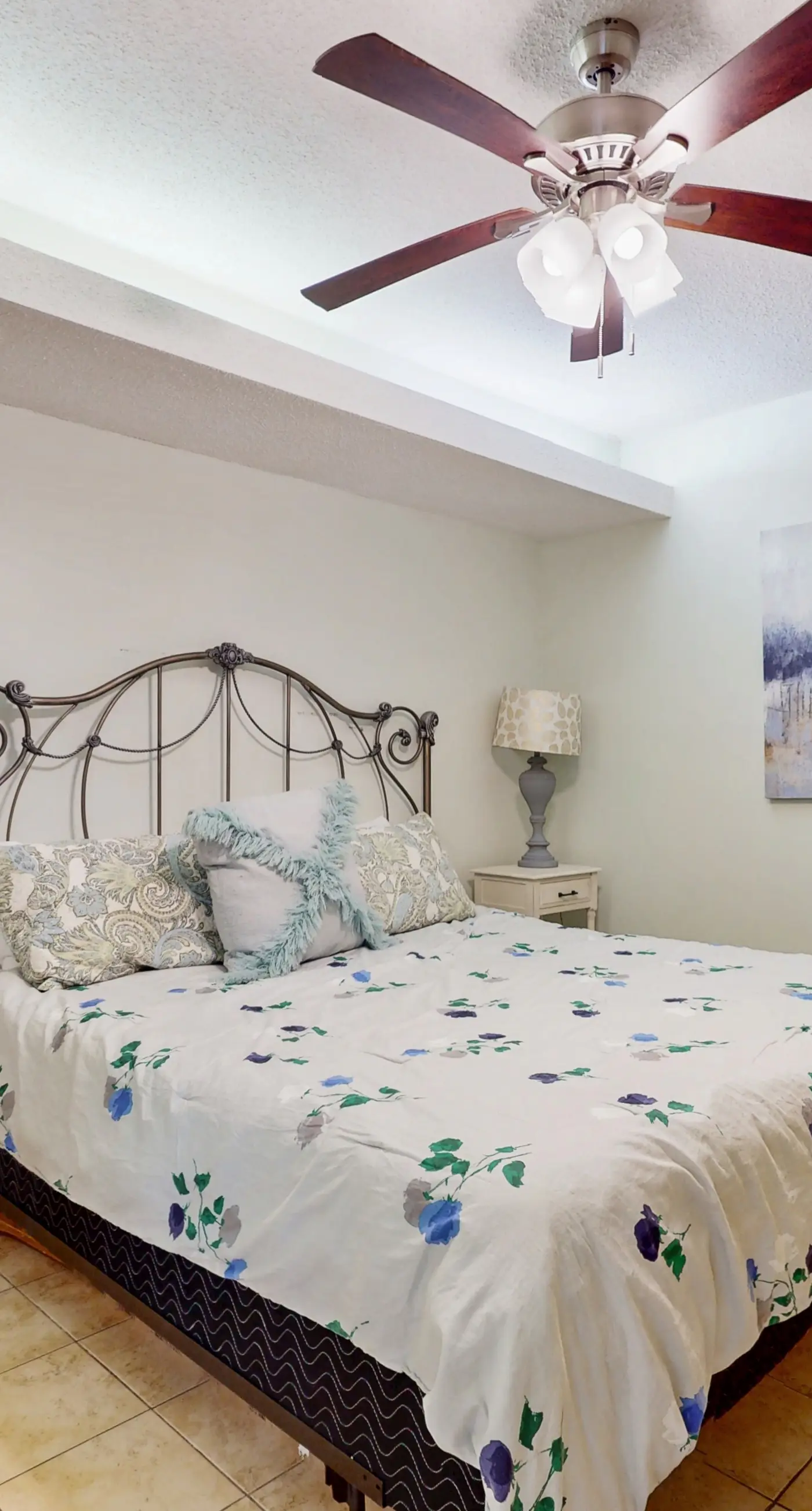 Gulf-front condo with deep corner balcony, beach view, pools & gym