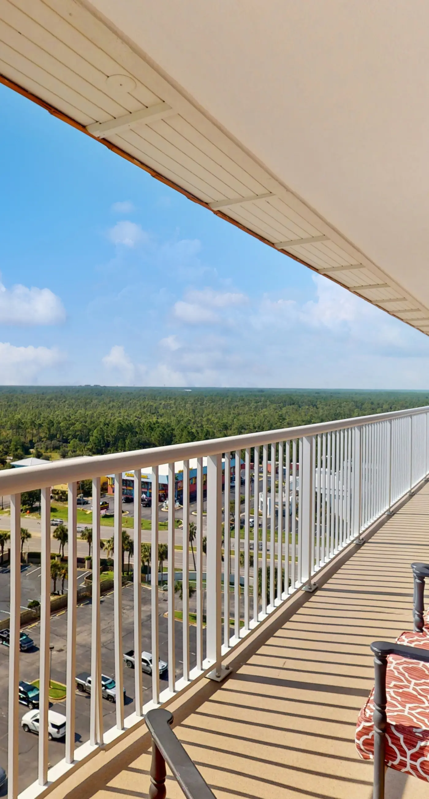 Gulf-front condo with deep corner balcony, beach view, pools & gym