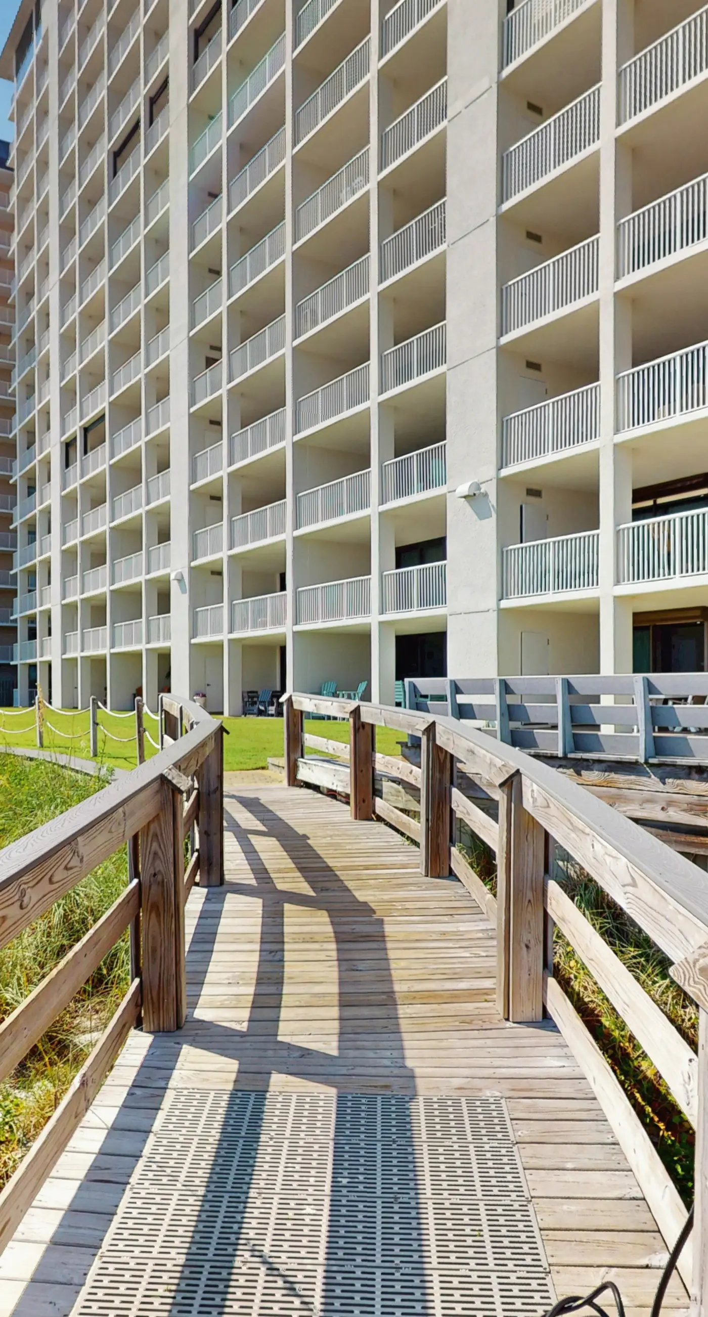 Gulf-front condo with deep corner balcony, beach view, pools & gym