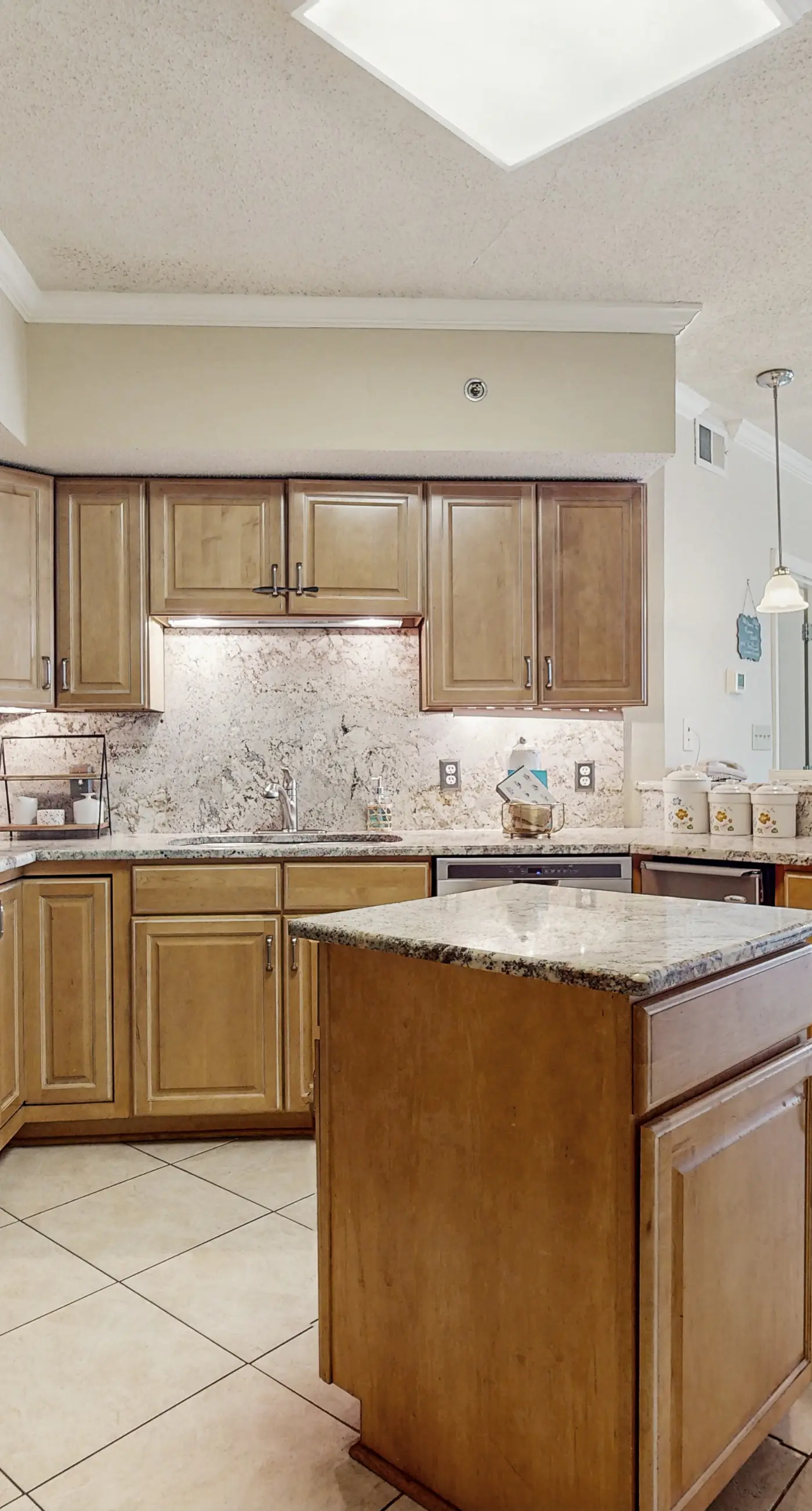 Gulf-front condo with furnished balcony, pools & hot tub