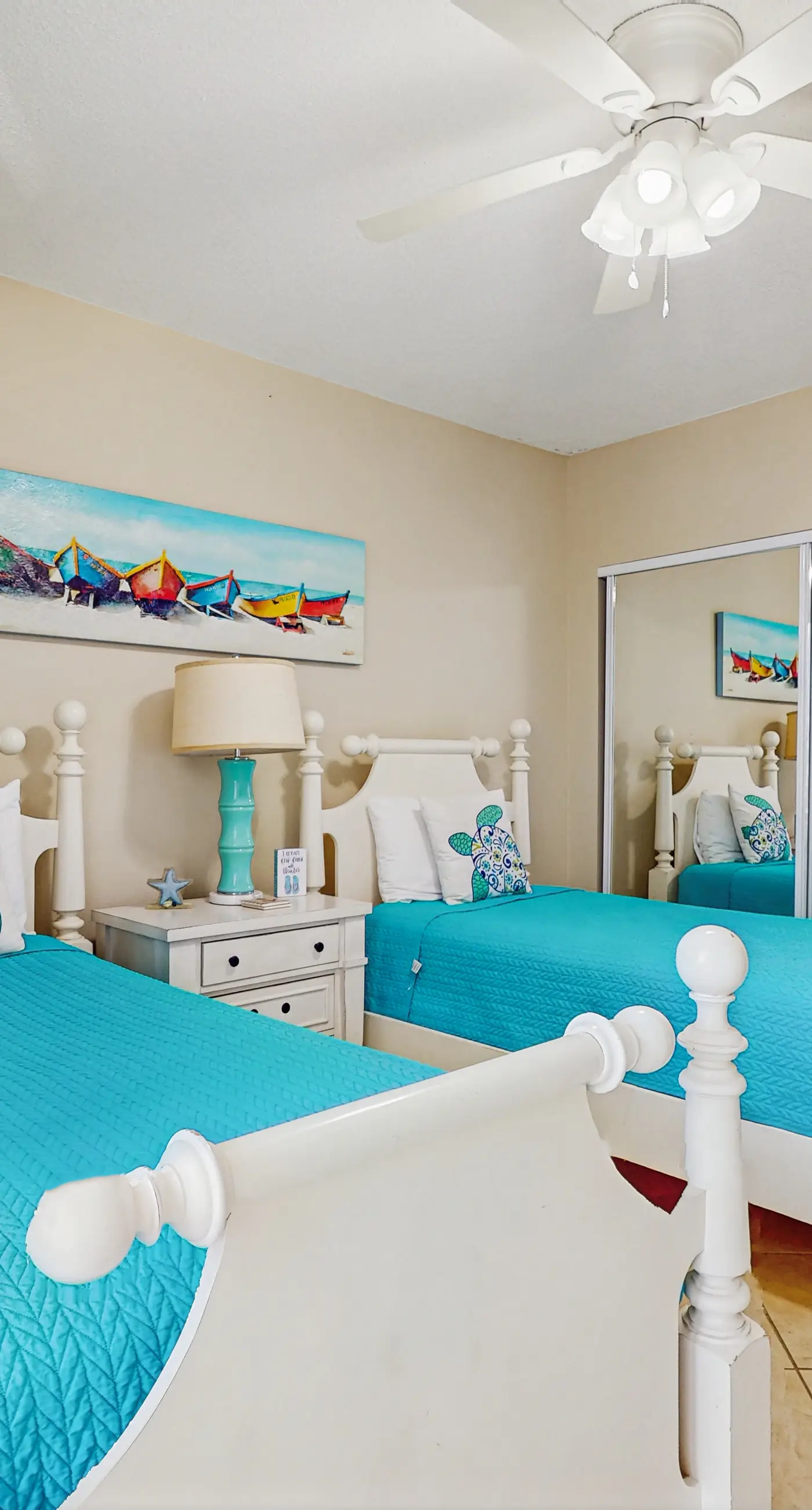 Gulf-front condo with furnished balcony, pools & hot tub