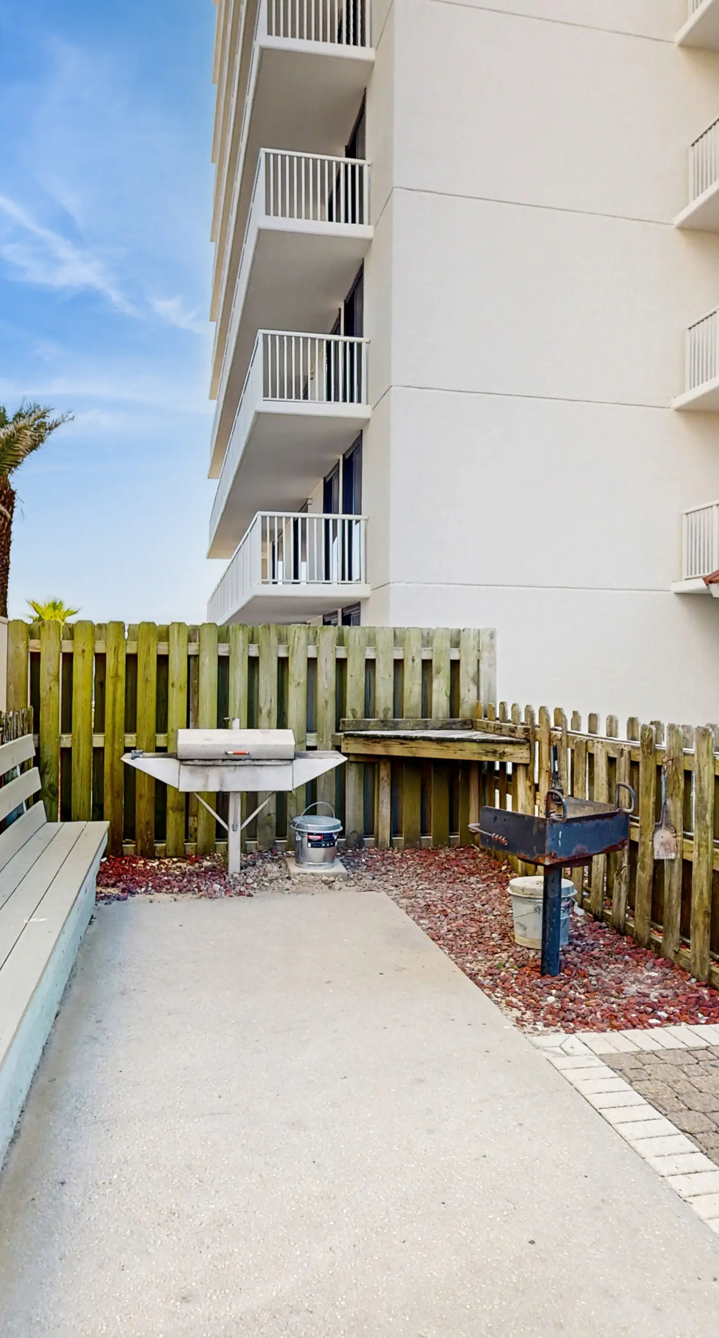 Gulf-front condo with furnished balcony, pools & hot tub