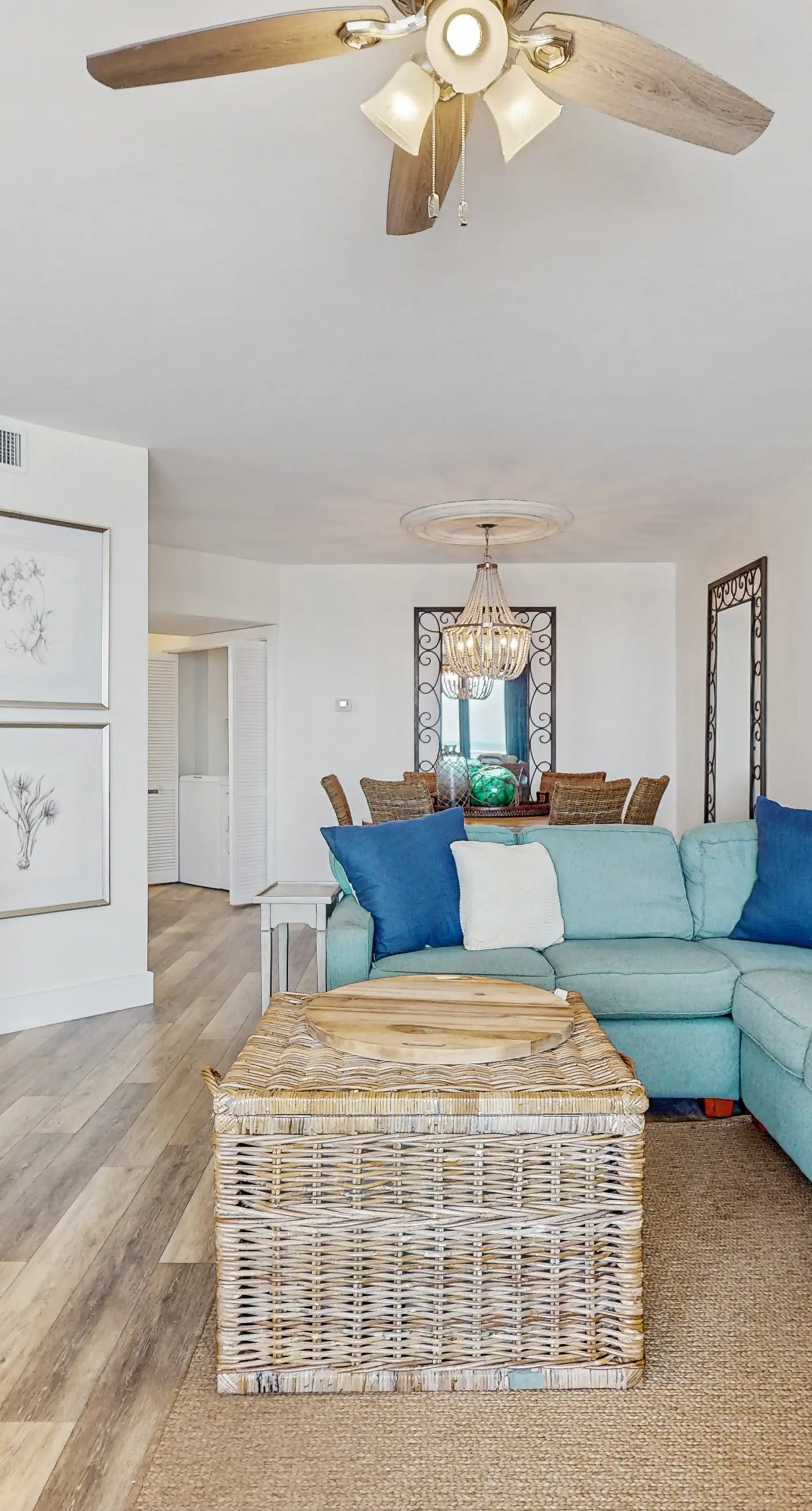 Emerald Coast condo with open layout, pools, hot tub & tennis