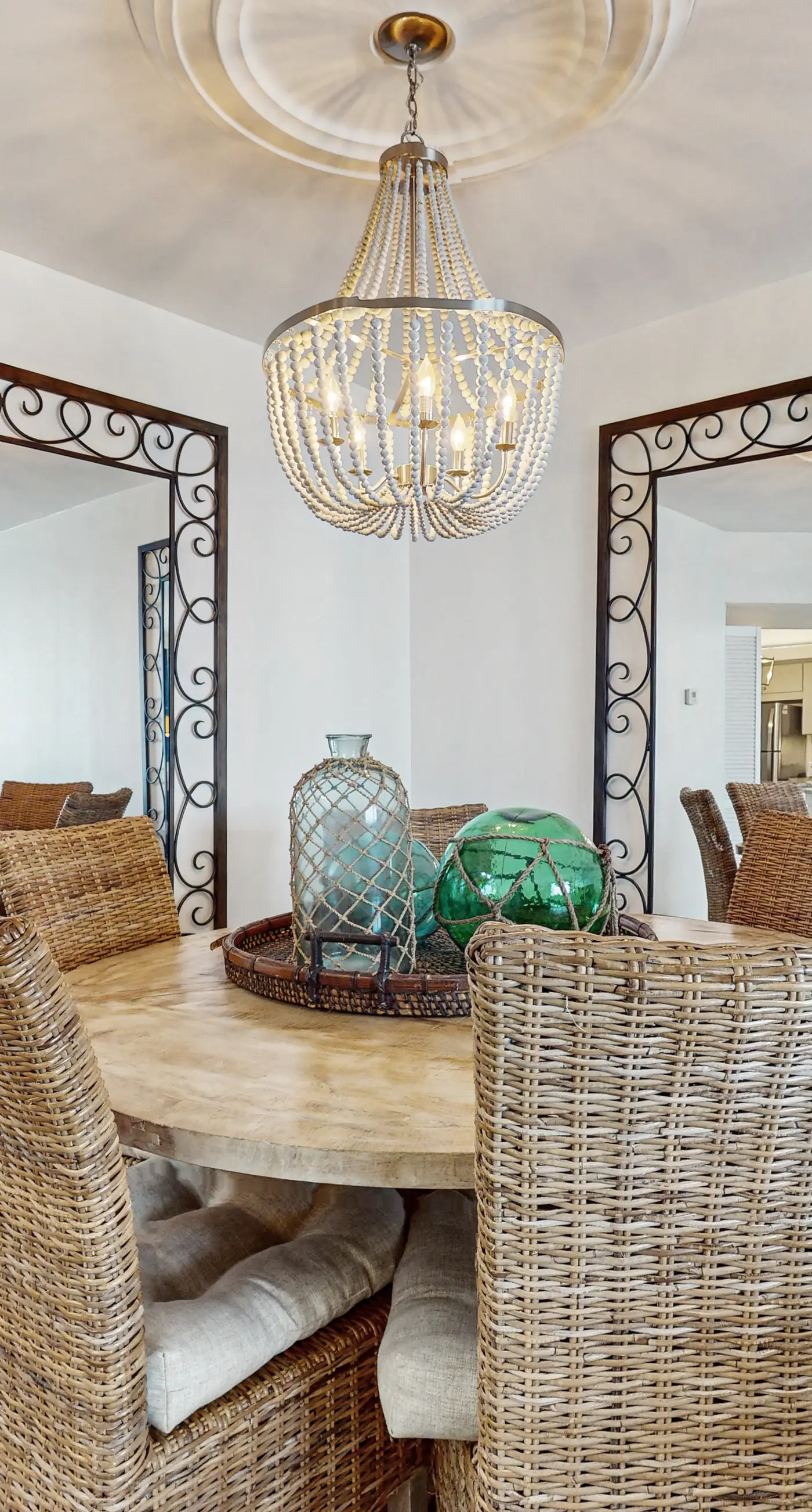 Emerald Coast condo with open layout, pools, hot tub & tennis