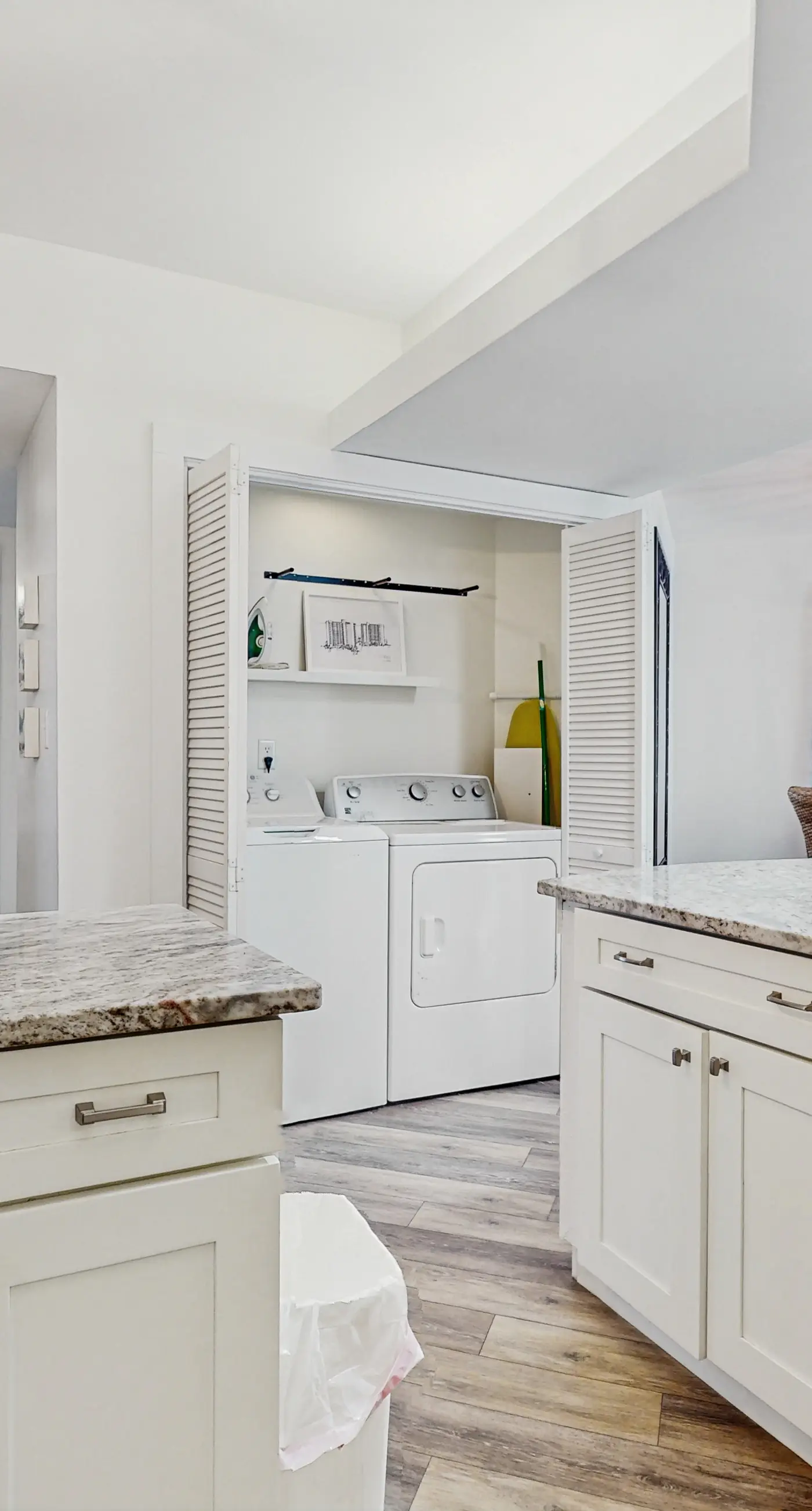 Emerald Coast condo with open layout, pools, hot tub & tennis