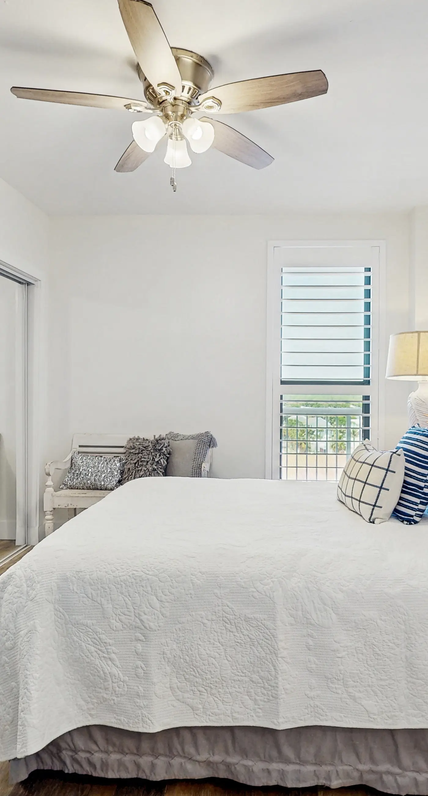 Emerald Coast condo with open layout, pools, hot tub & tennis