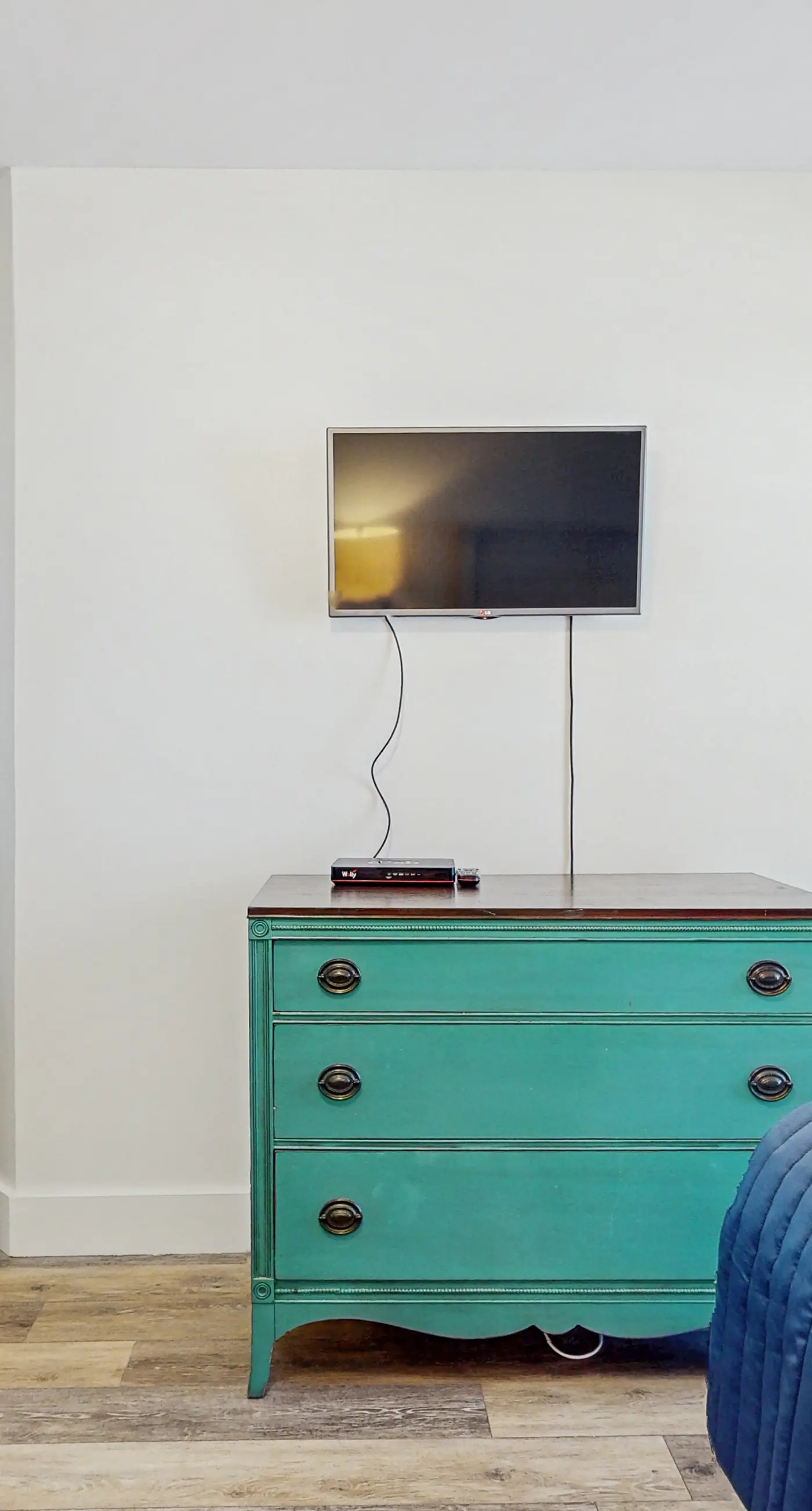 Emerald Coast condo with open layout, pools, hot tub & tennis