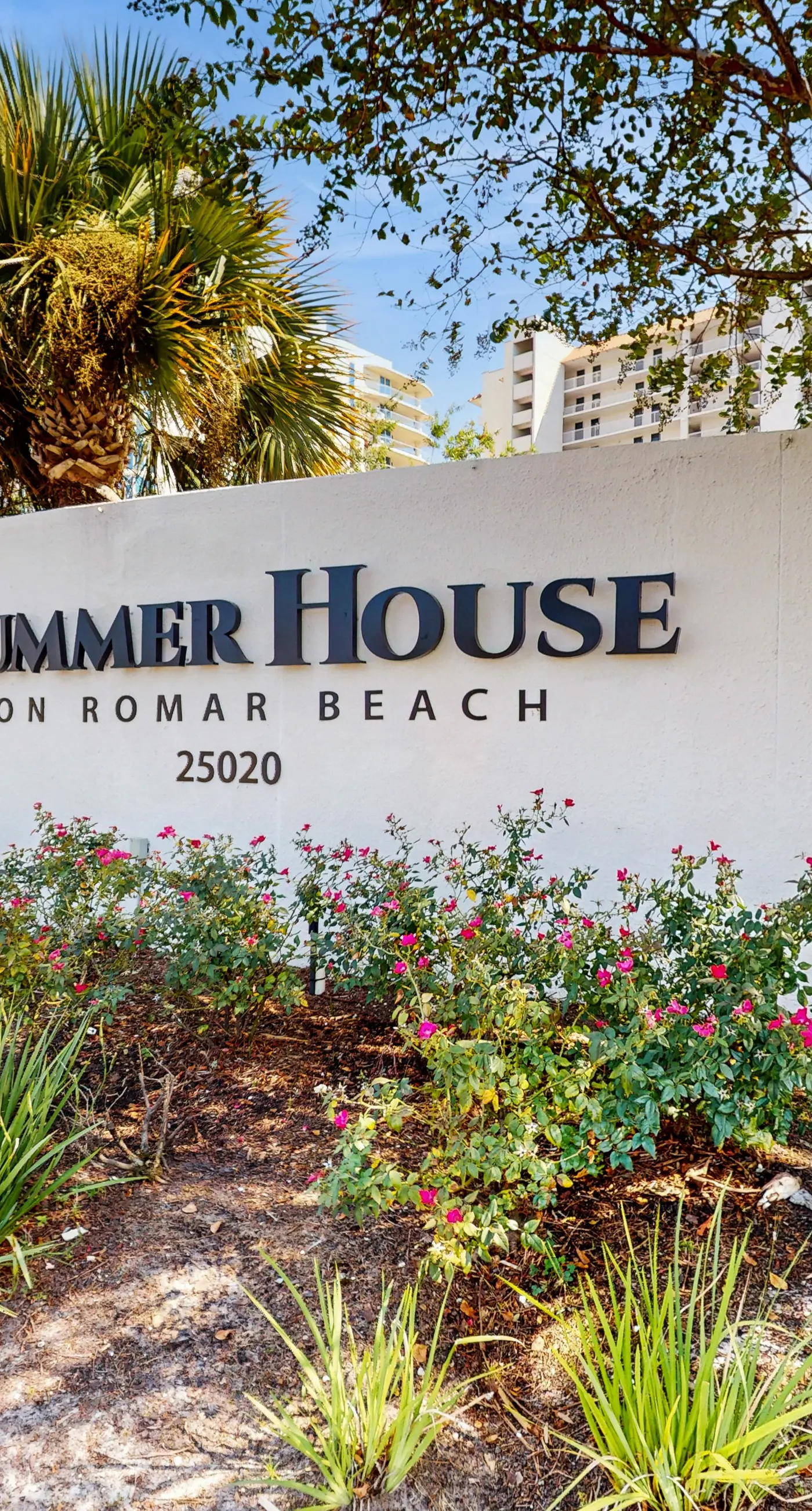 Emerald Coast condo with open layout, pools, hot tub & tennis