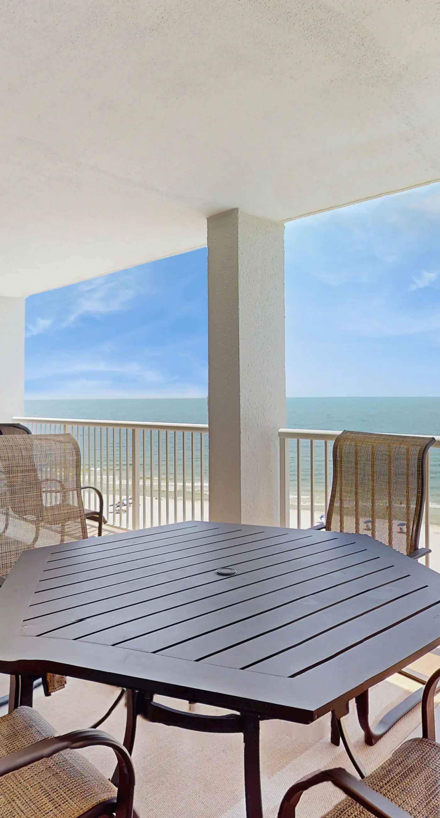 Contemporary Gulf front condo w/ shared pools, hot tub, fitness center, beach