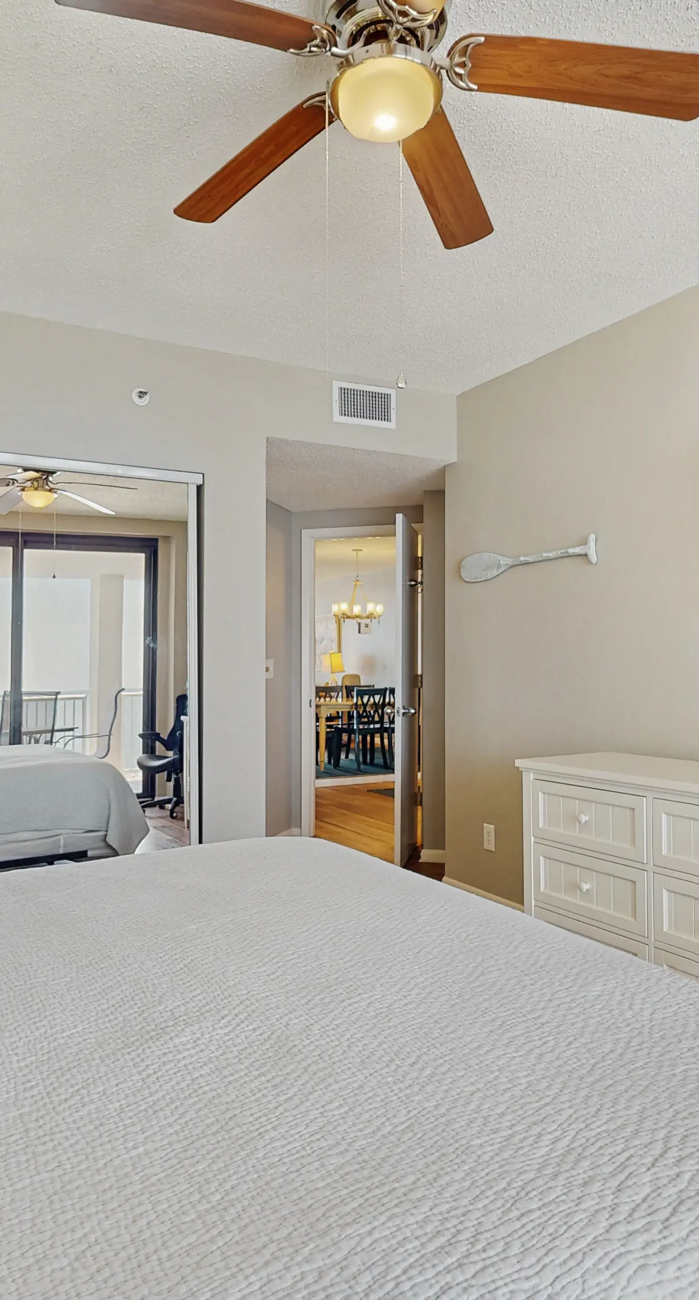 Contemporary Gulf front condo w/ shared pools, hot tub, fitness center, beach