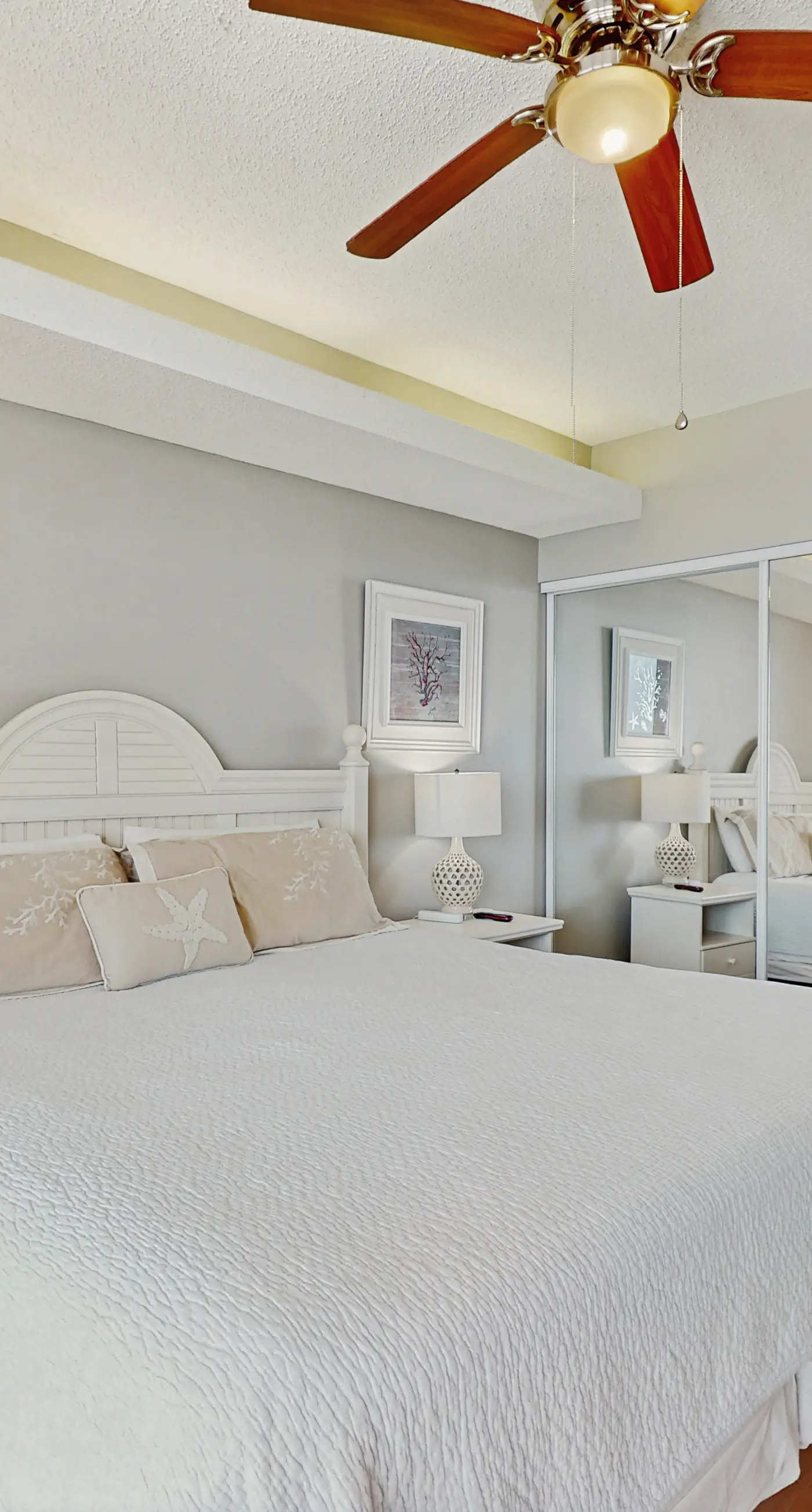 Contemporary Gulf front condo w/ shared pools, hot tub, fitness center, beach