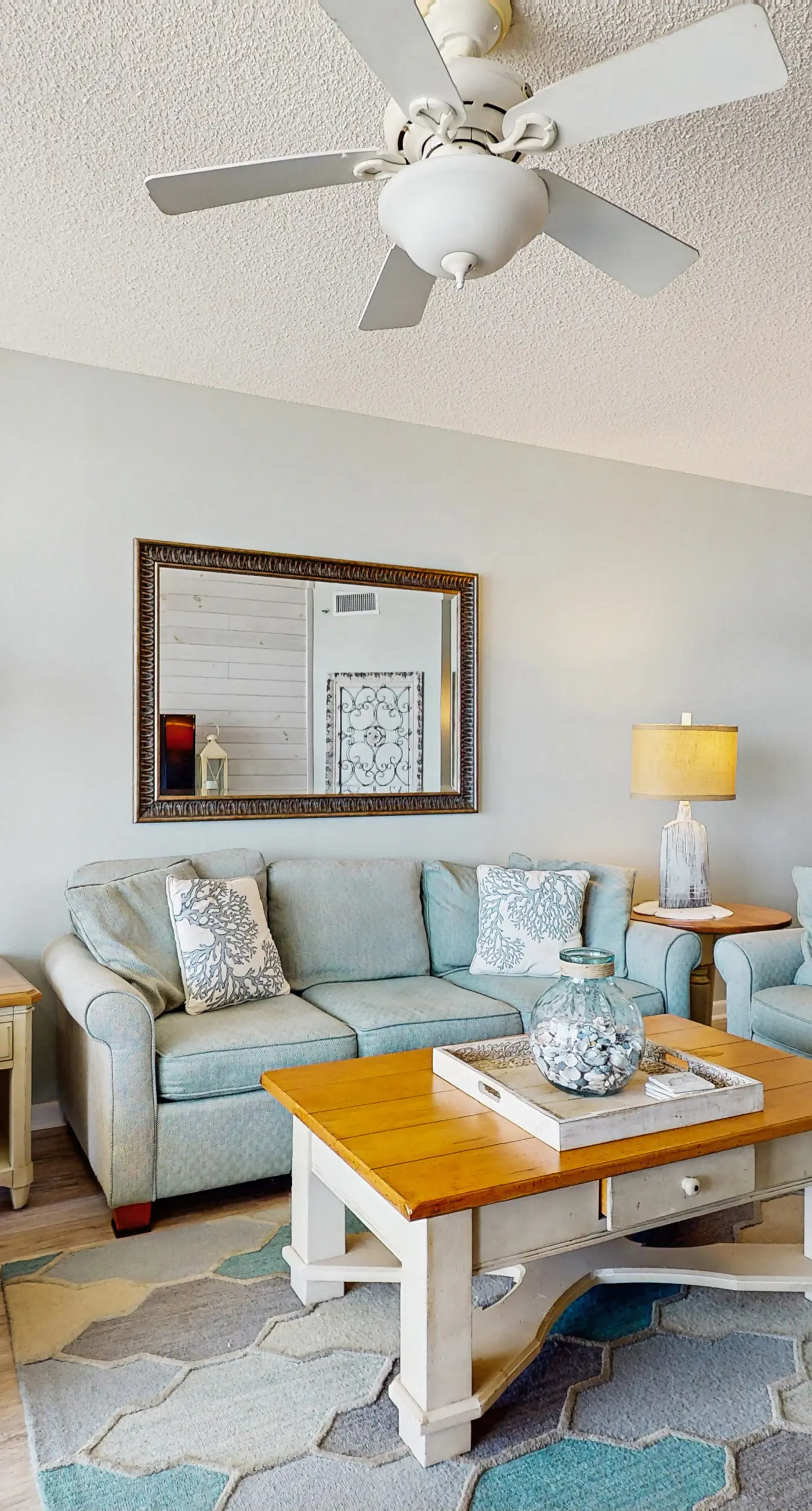 Gulf-front, snowbird-friendly condo with views, hot tub & pool