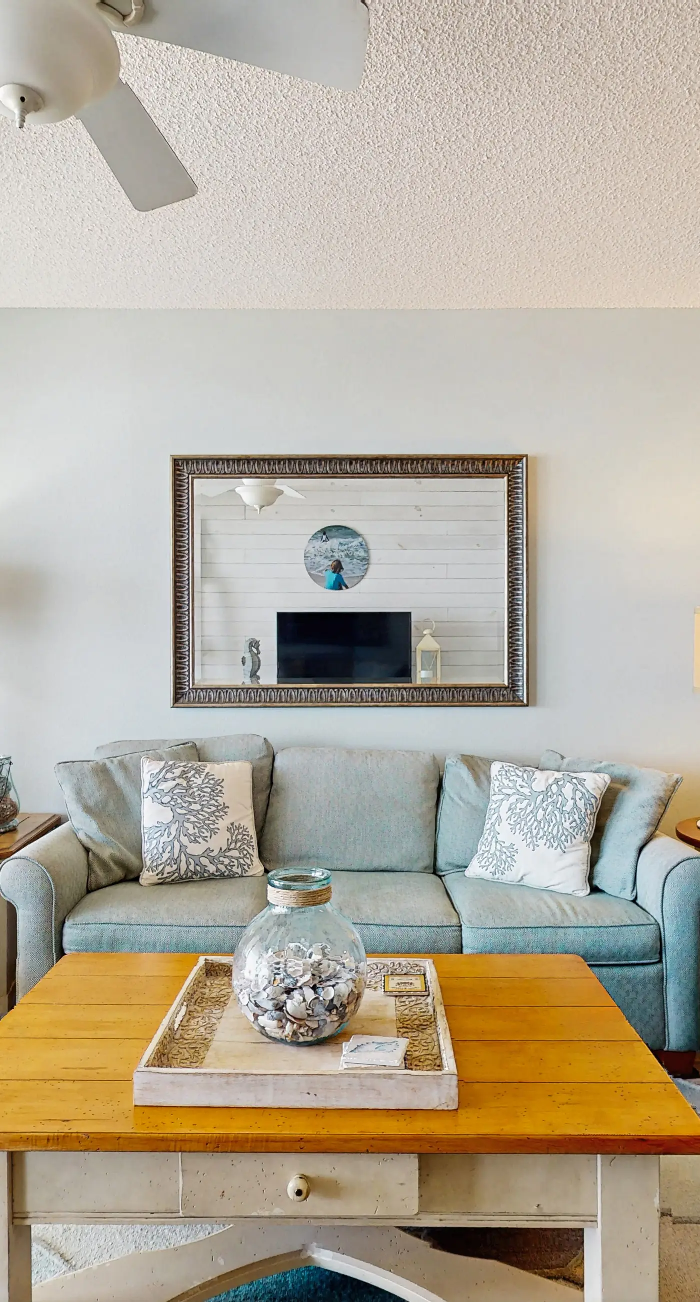 Gulf-front, snowbird-friendly condo with views, hot tub & pool