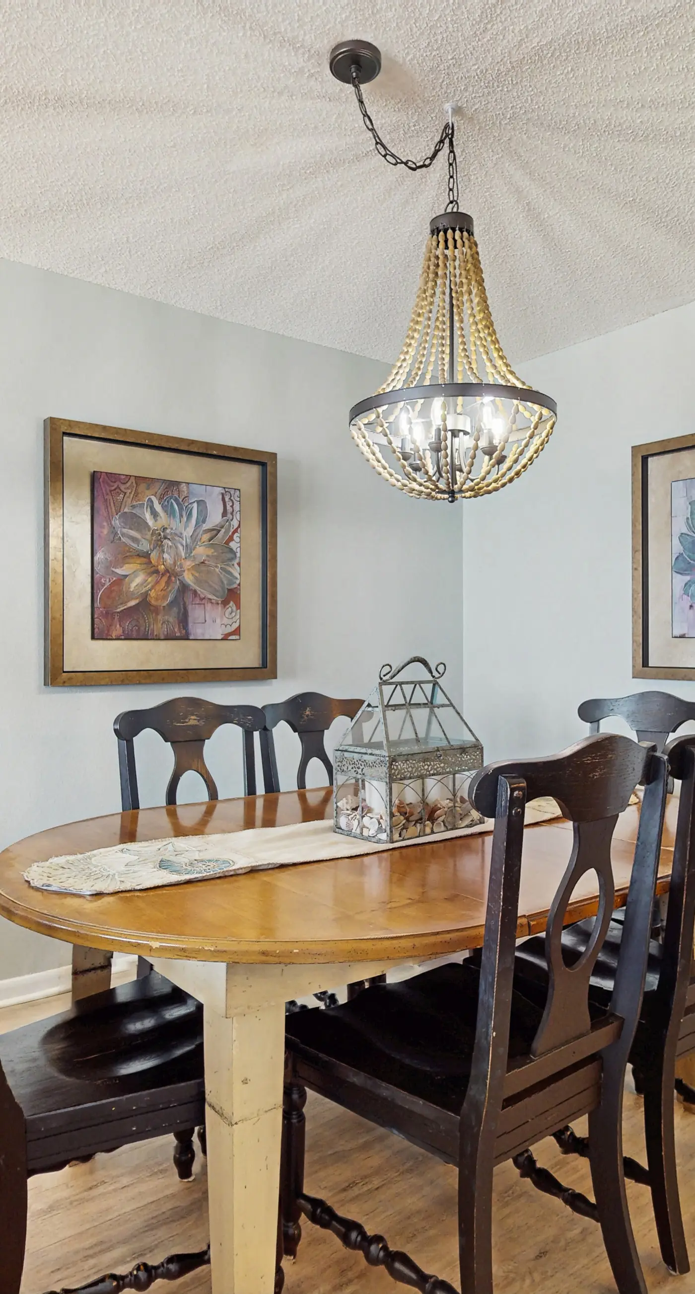 Gulf-front, snowbird-friendly condo with views, hot tub & pool