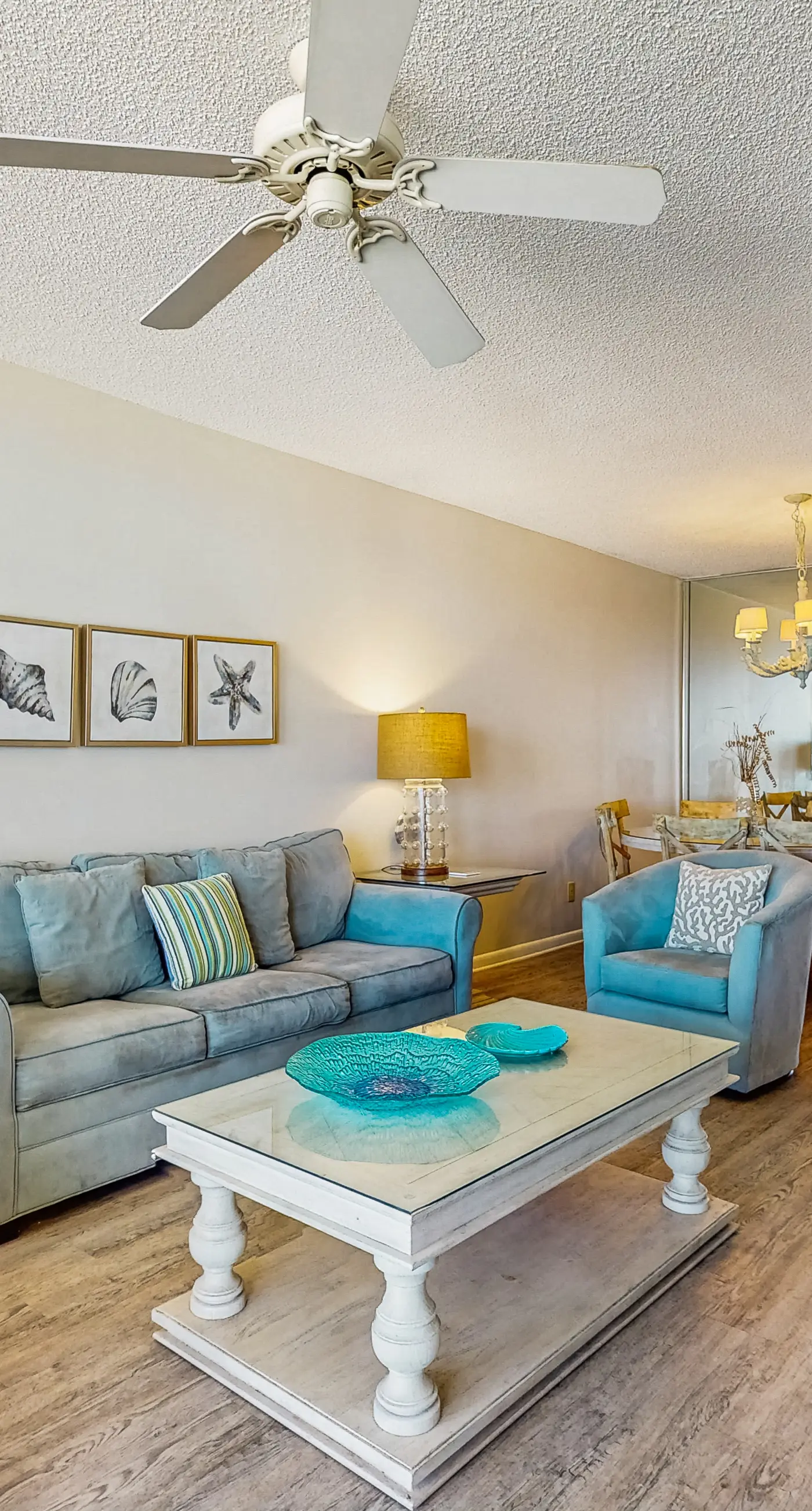 Gulf front condo w/ a shared hot tub, pools, tennis - snowbirds welcome