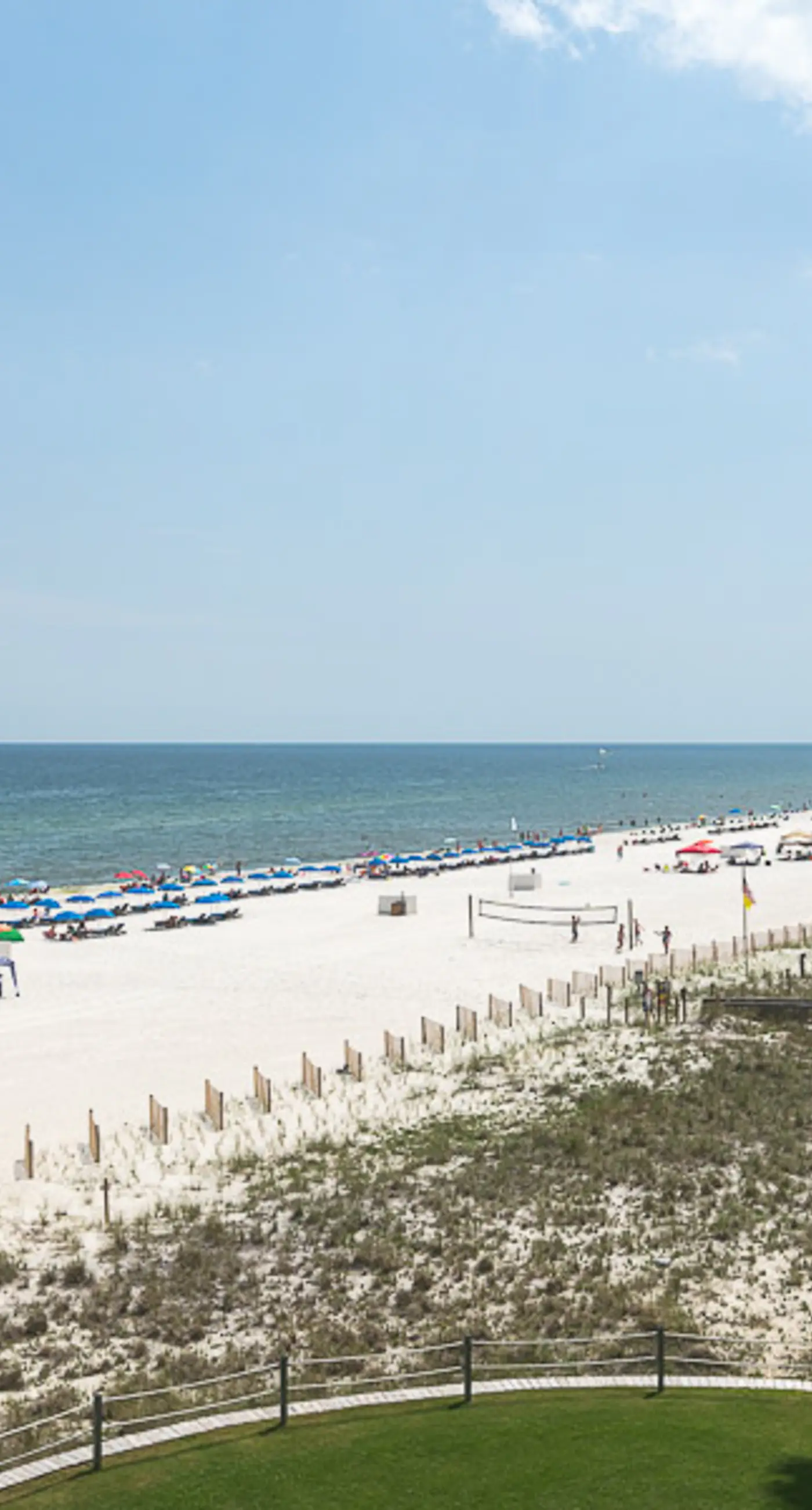 Gulf front condo w/ a shared hot tub, pools, tennis - snowbirds welcome
