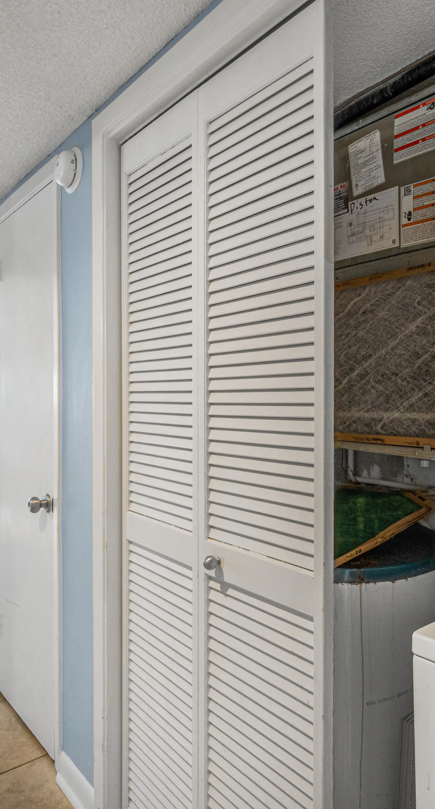 Stunning beachfront condo w/ a full kitchen, private balcony, & shared pools