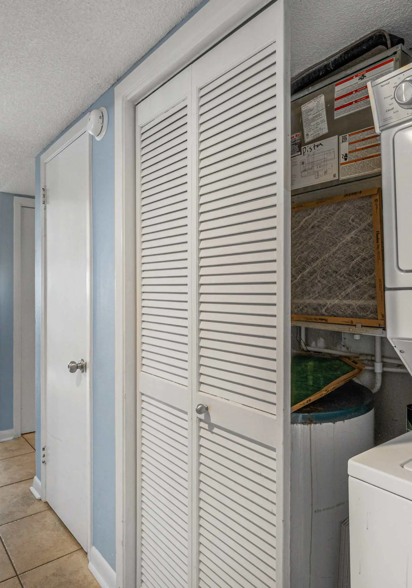 Stunning beachfront condo w/ a full kitchen, private balcony, & shared pools