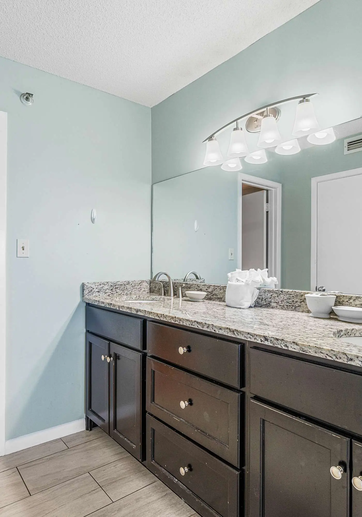 Stunning beachfront condo w/ a full kitchen, private balcony, & shared pools