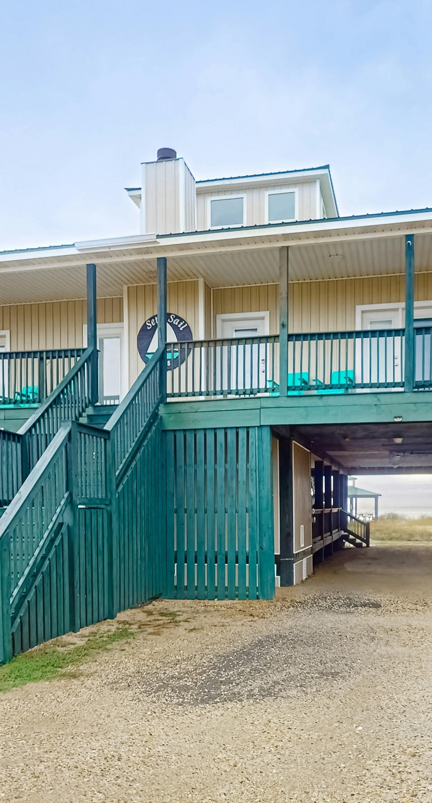 Bayfront home with wraparound deck & great water views - dog-friendly