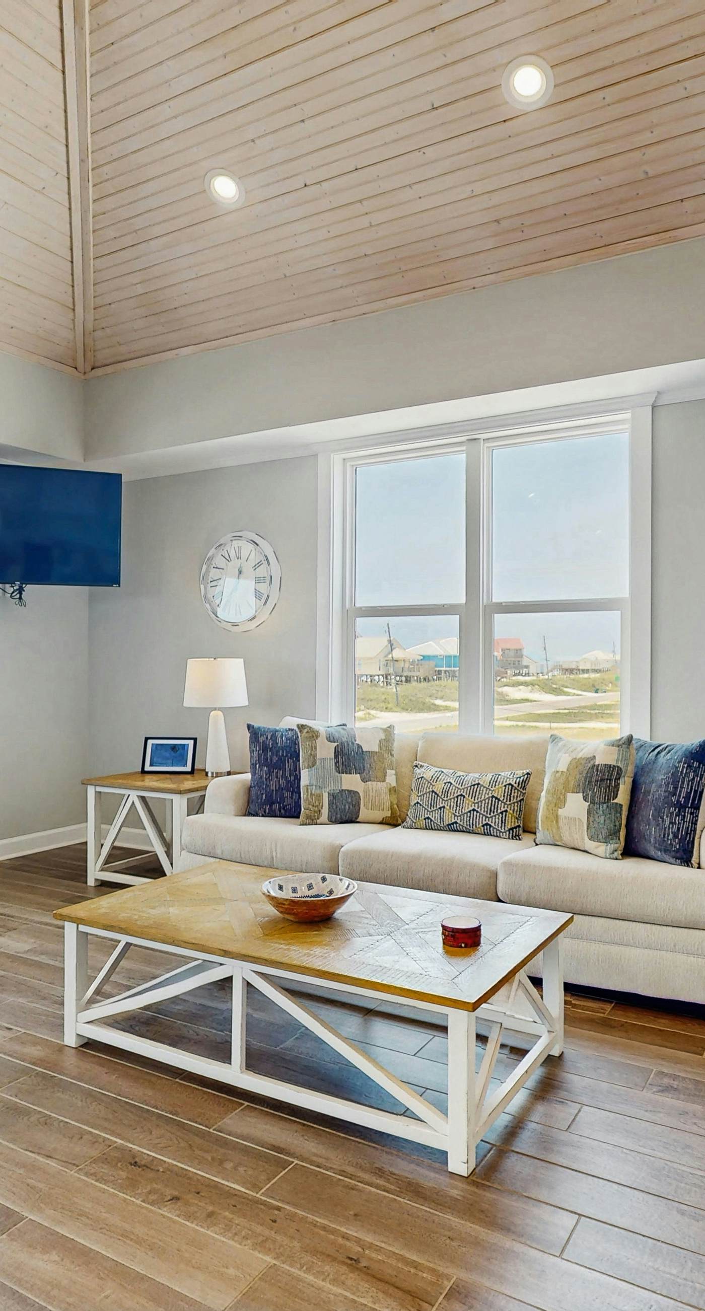 Stunning home with direct ocean views, private hot tub & grill - dogs welcome