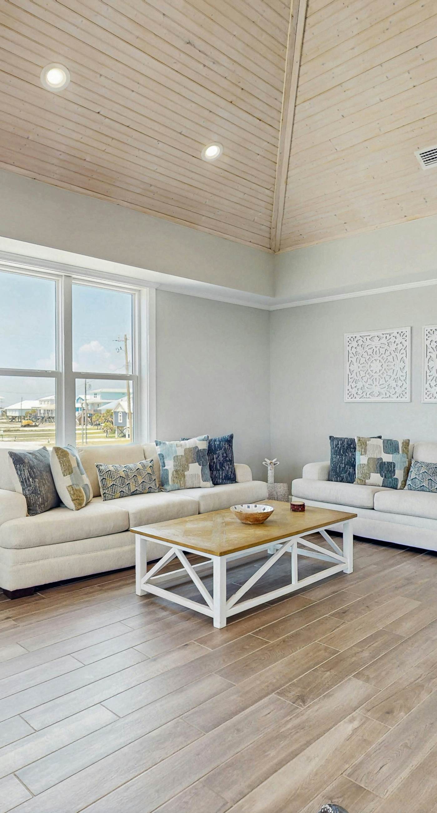 Stunning home with direct ocean views, private hot tub & grill - dogs welcome