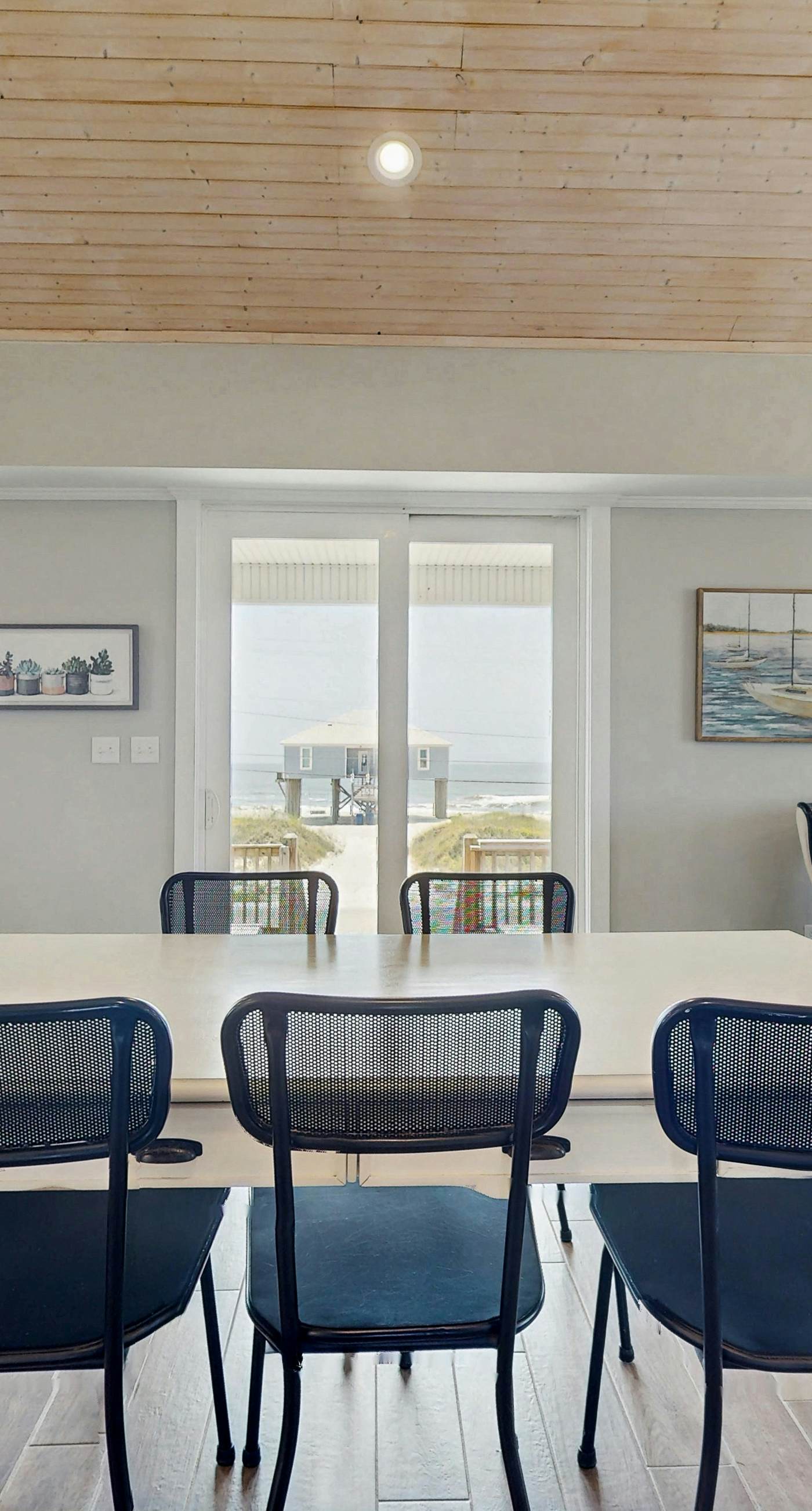 Stunning home with direct ocean views, private hot tub & grill - dogs welcome