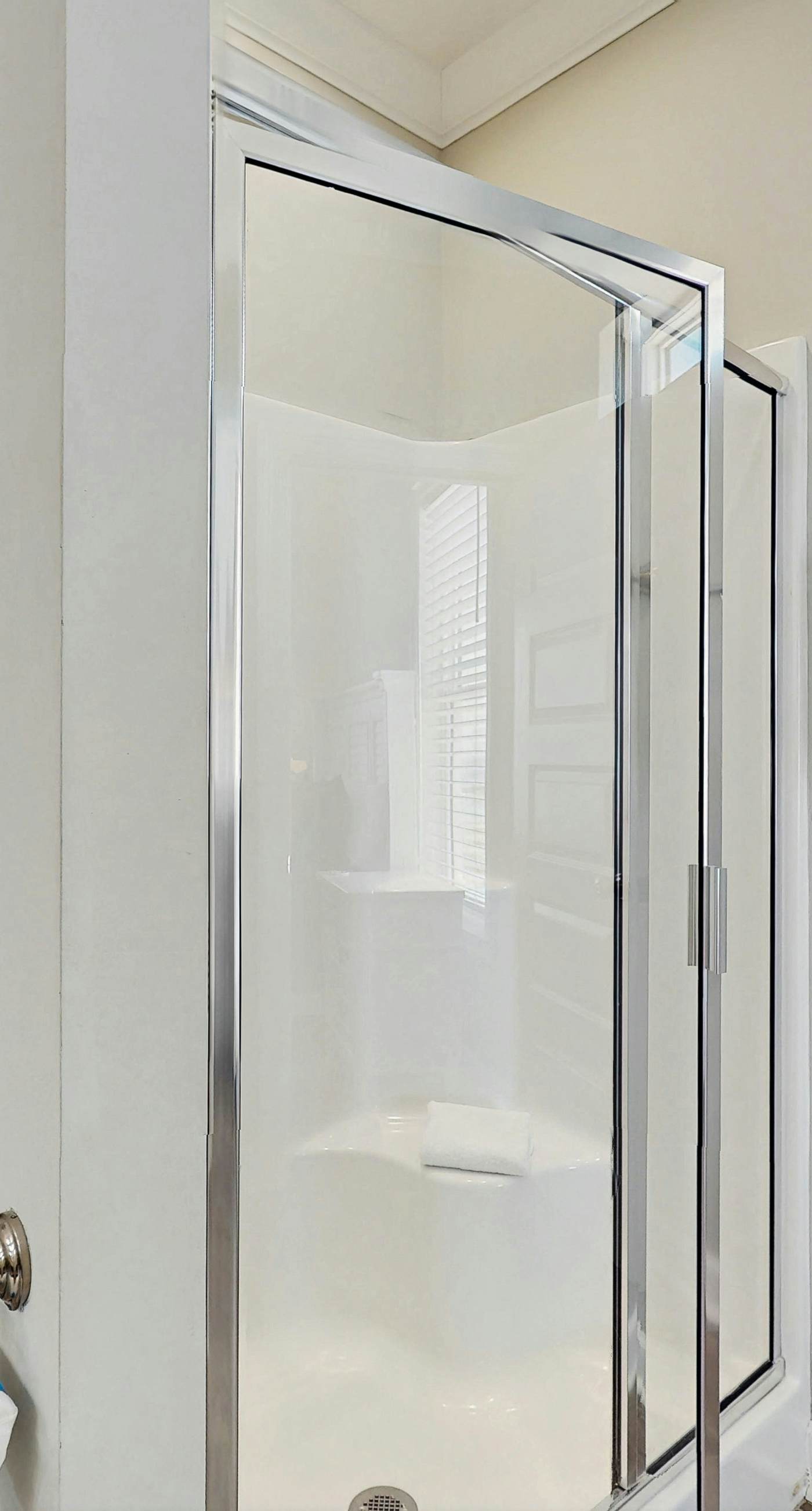 Stunning home with direct ocean views, private hot tub & grill - dogs welcome