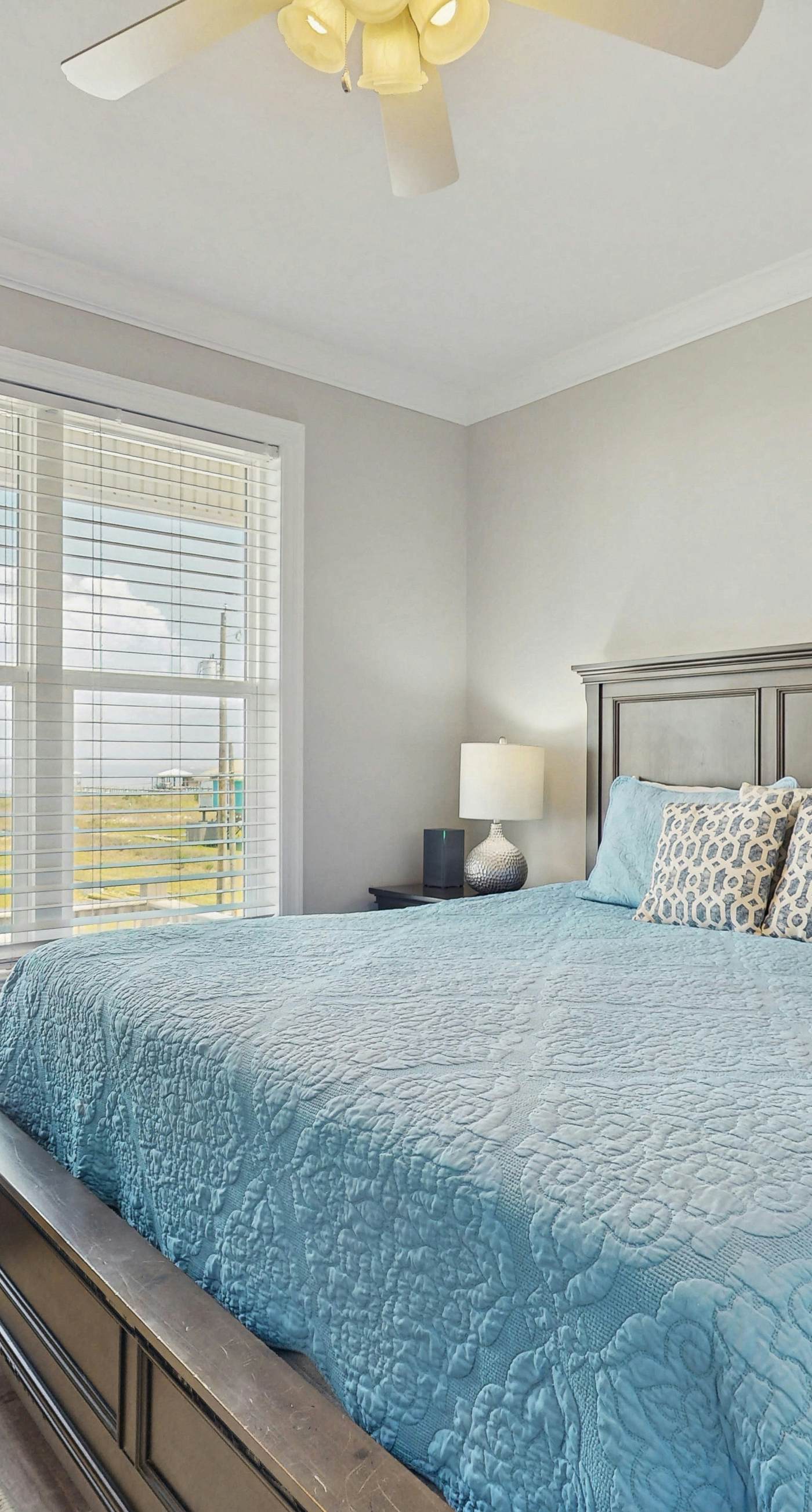 Stunning home with direct ocean views, private hot tub & grill - dogs welcome